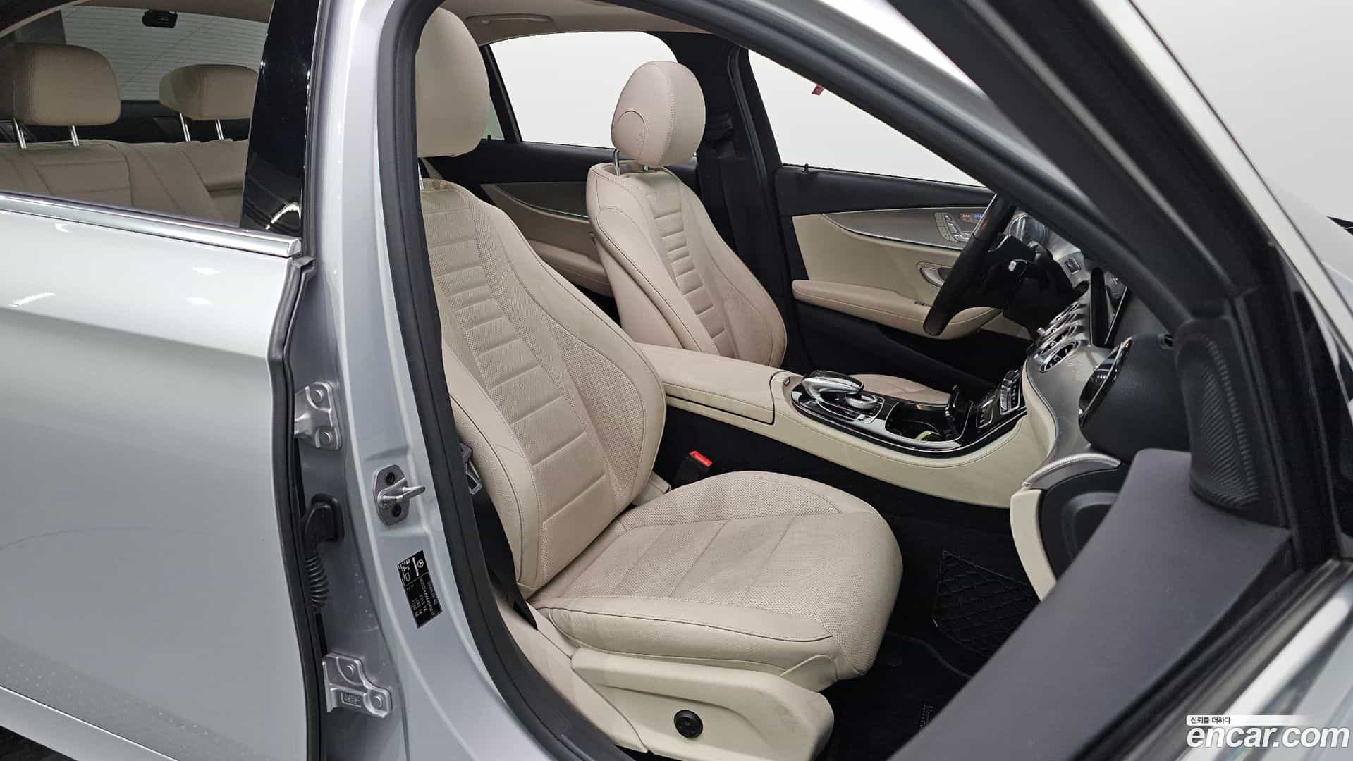 E-Class Mercedes-Benz 2019.2-OPTION-016