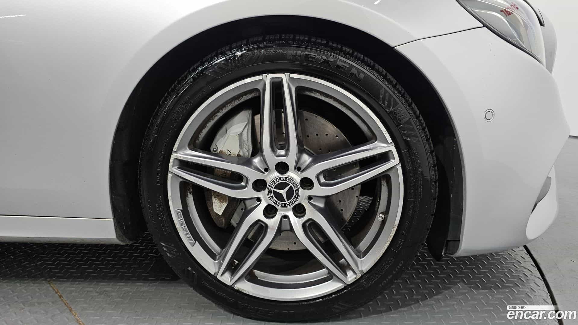 E-Class Mercedes-Benz 2019.2-OUTER-031