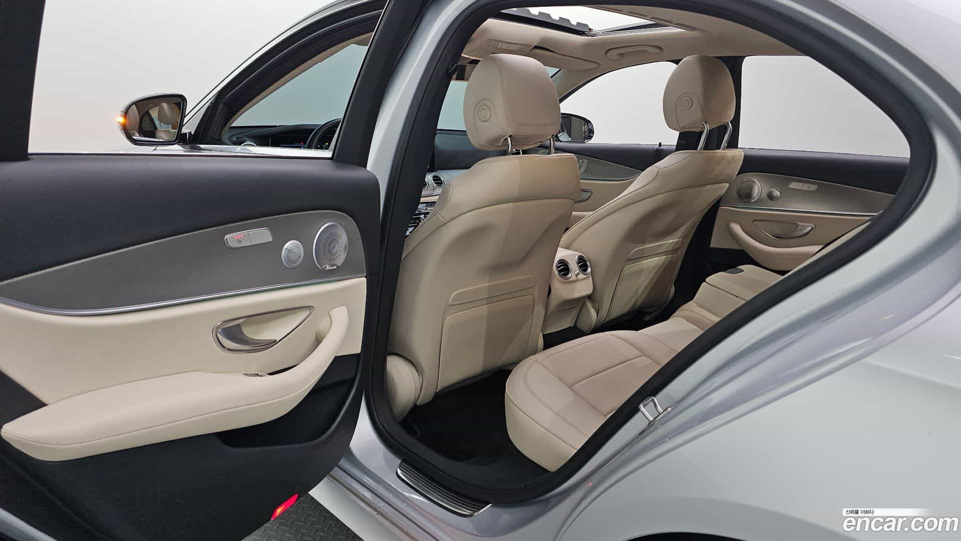 E-Class Mercedes-Benz 2019.2-INNER-036