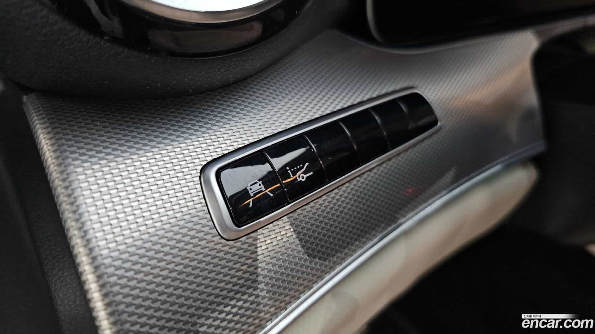 E-Class Mercedes-Benz 2019.2-OPTION-041