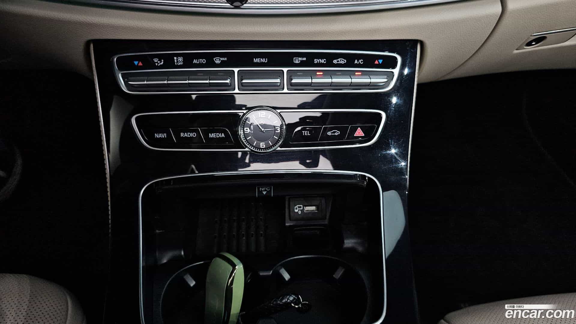 E-Class Mercedes-Benz 2019.2-OPTION-046