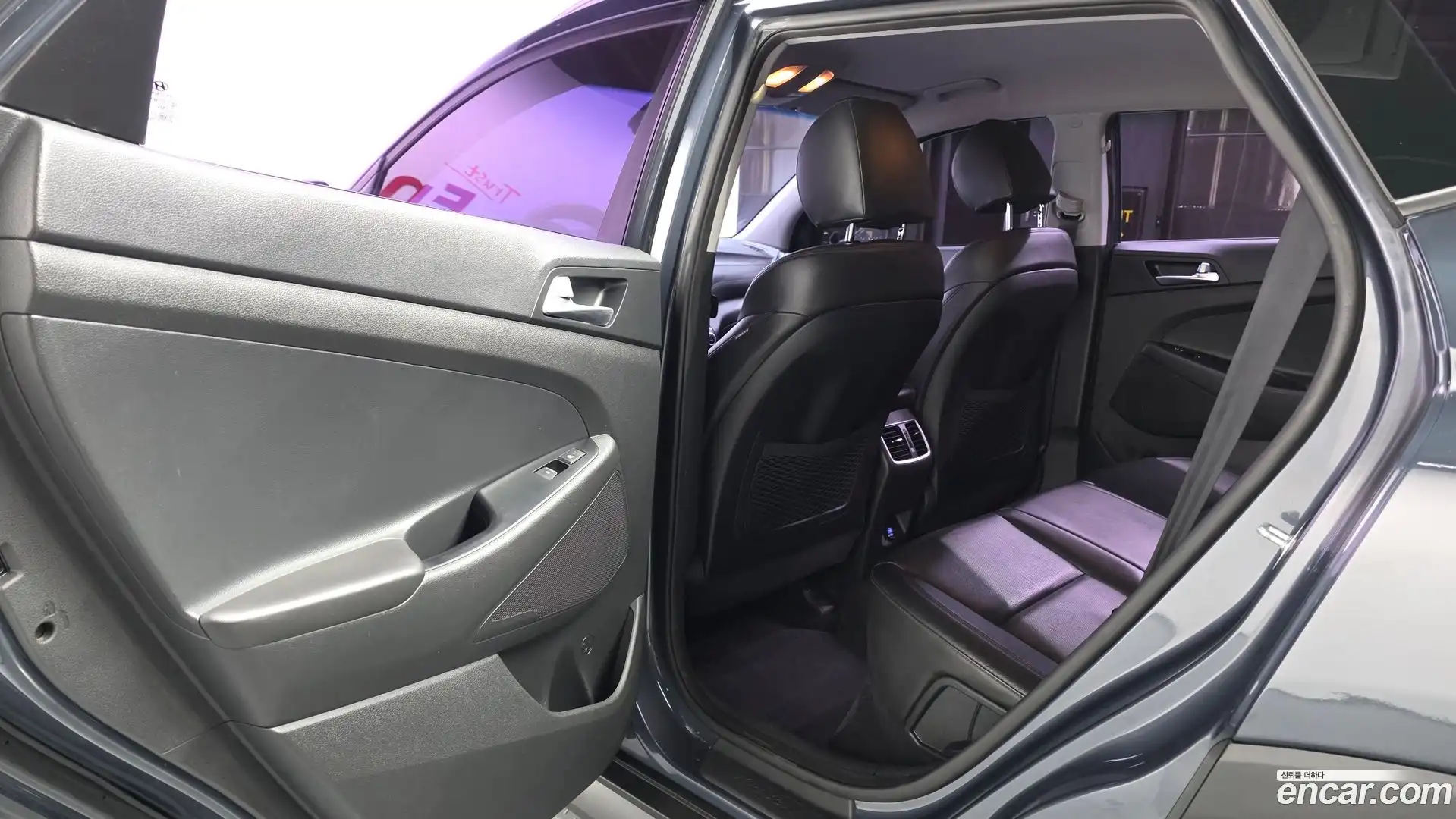 Tucson Hyundai 2019.1-INNER-036