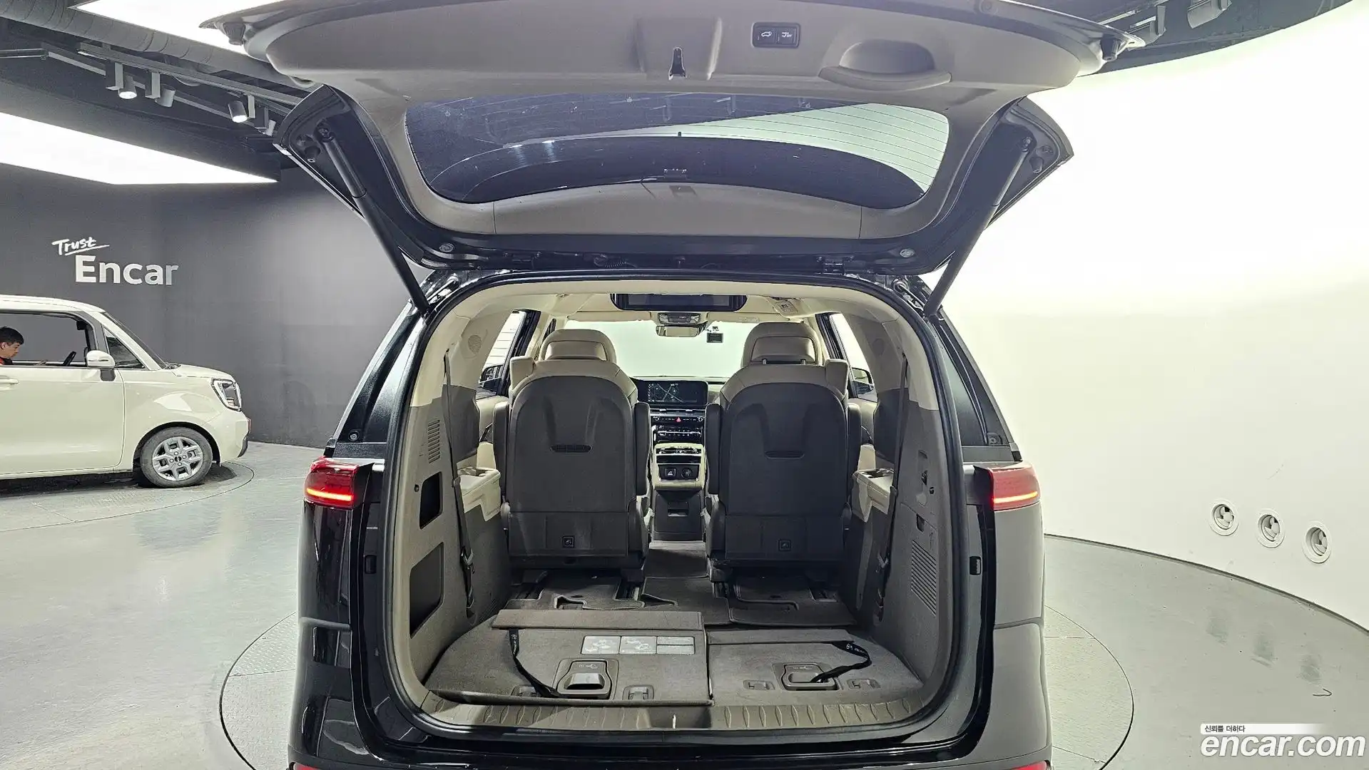 Canival Kia 2021.5-OPTION-024