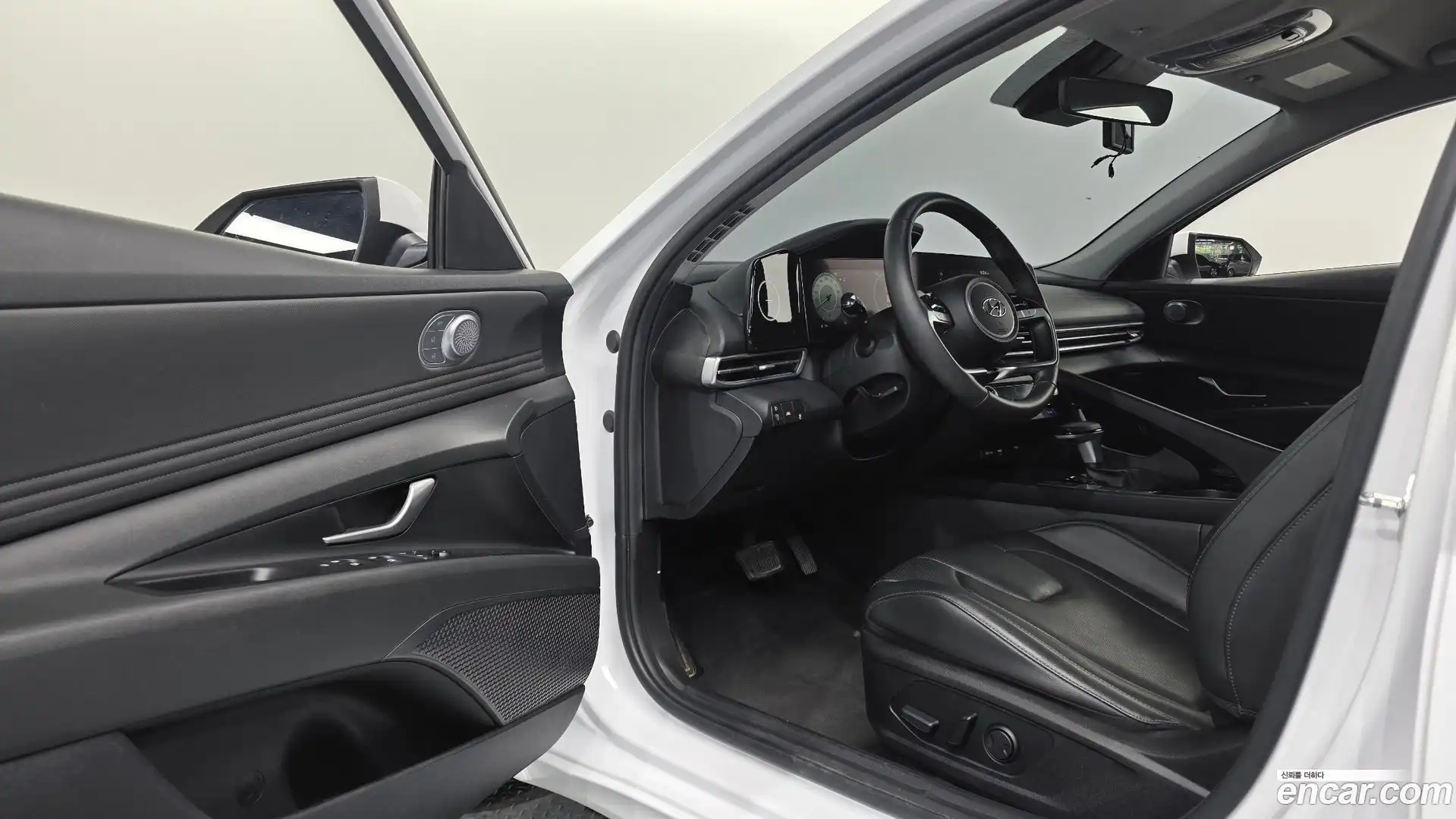 AVANTE Hyundai 2021.2-INNER-036