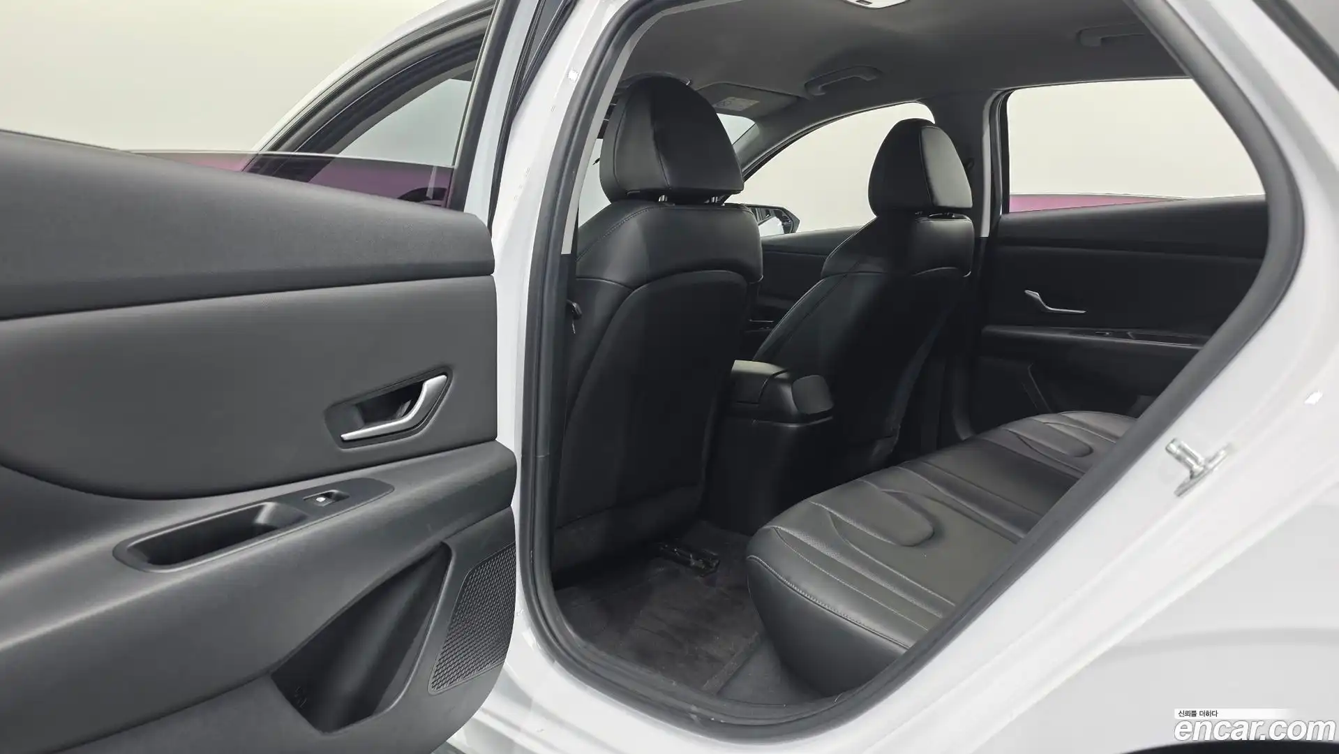 AVANTE Hyundai 2021.2-OPTION-042