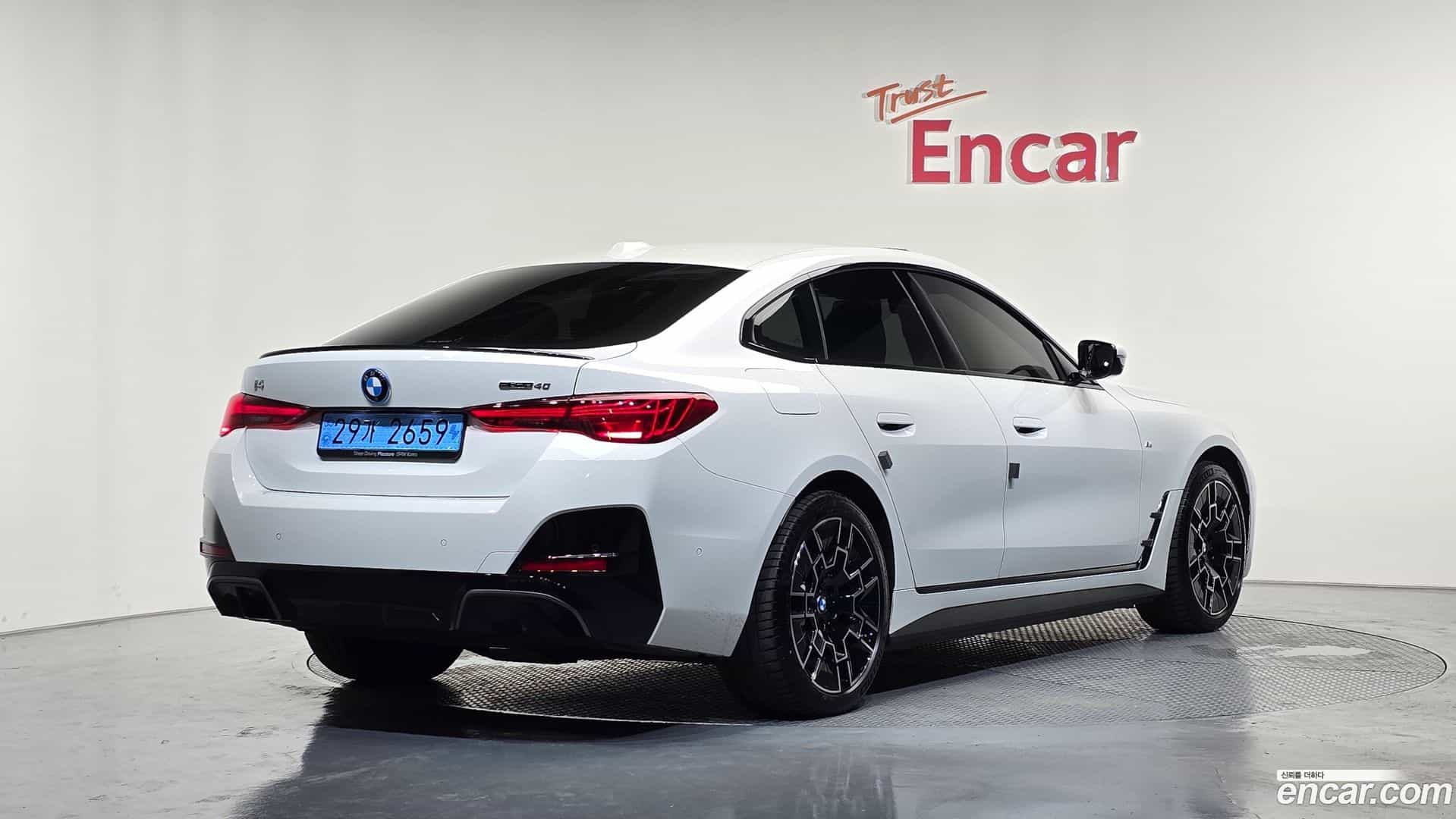 i4 BMW 2025.9-OUTER-002