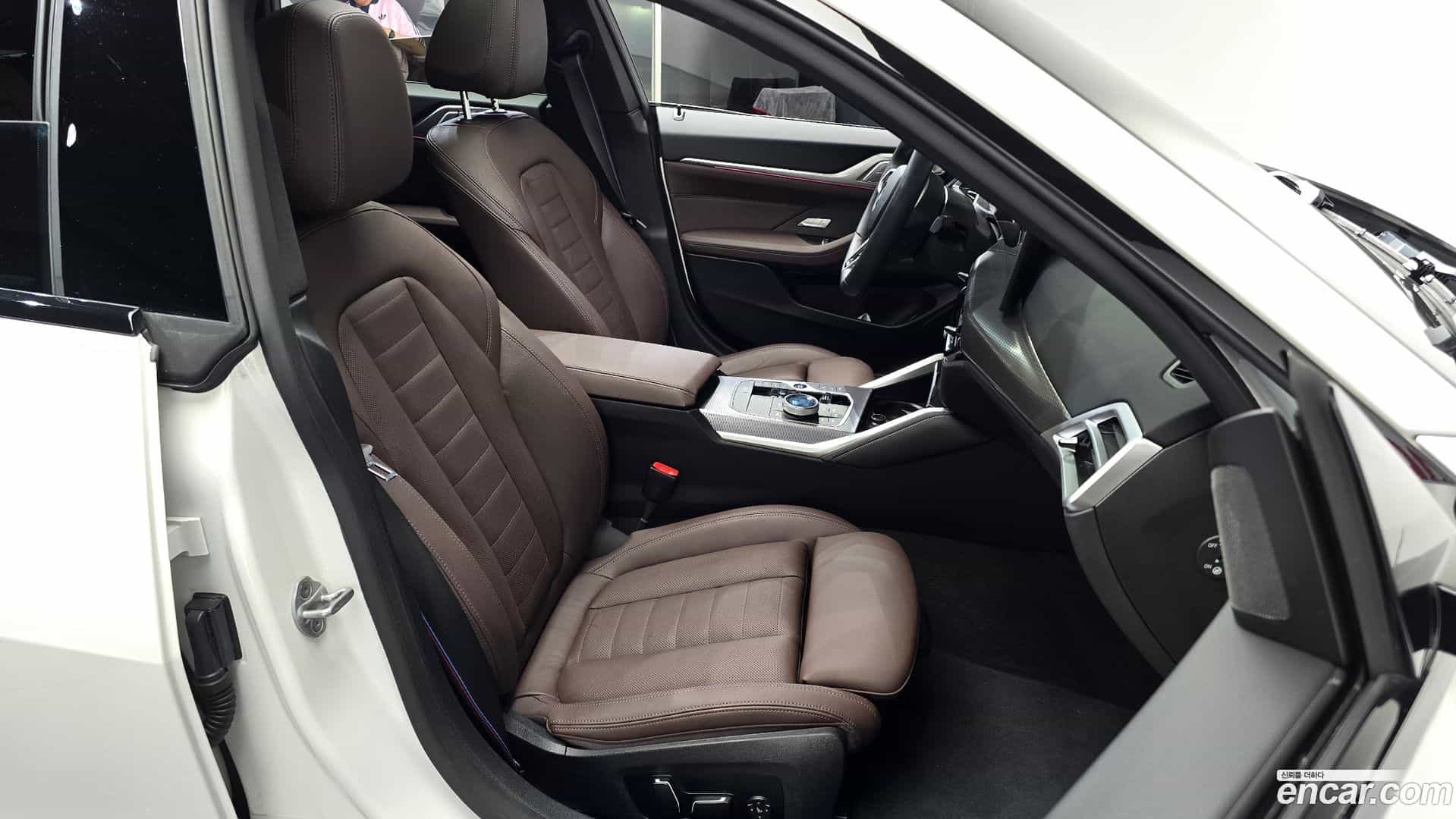 i4 BMW 2025.9-INNER-036