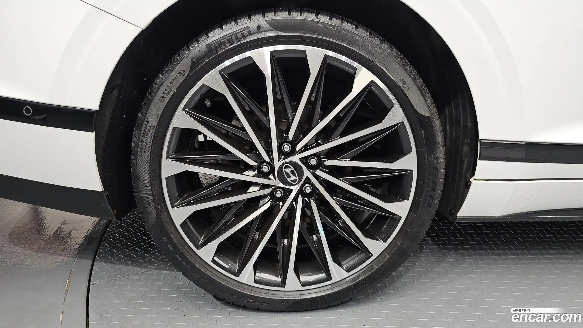 Grandeur Hyundai 2023.11-OUTER-005