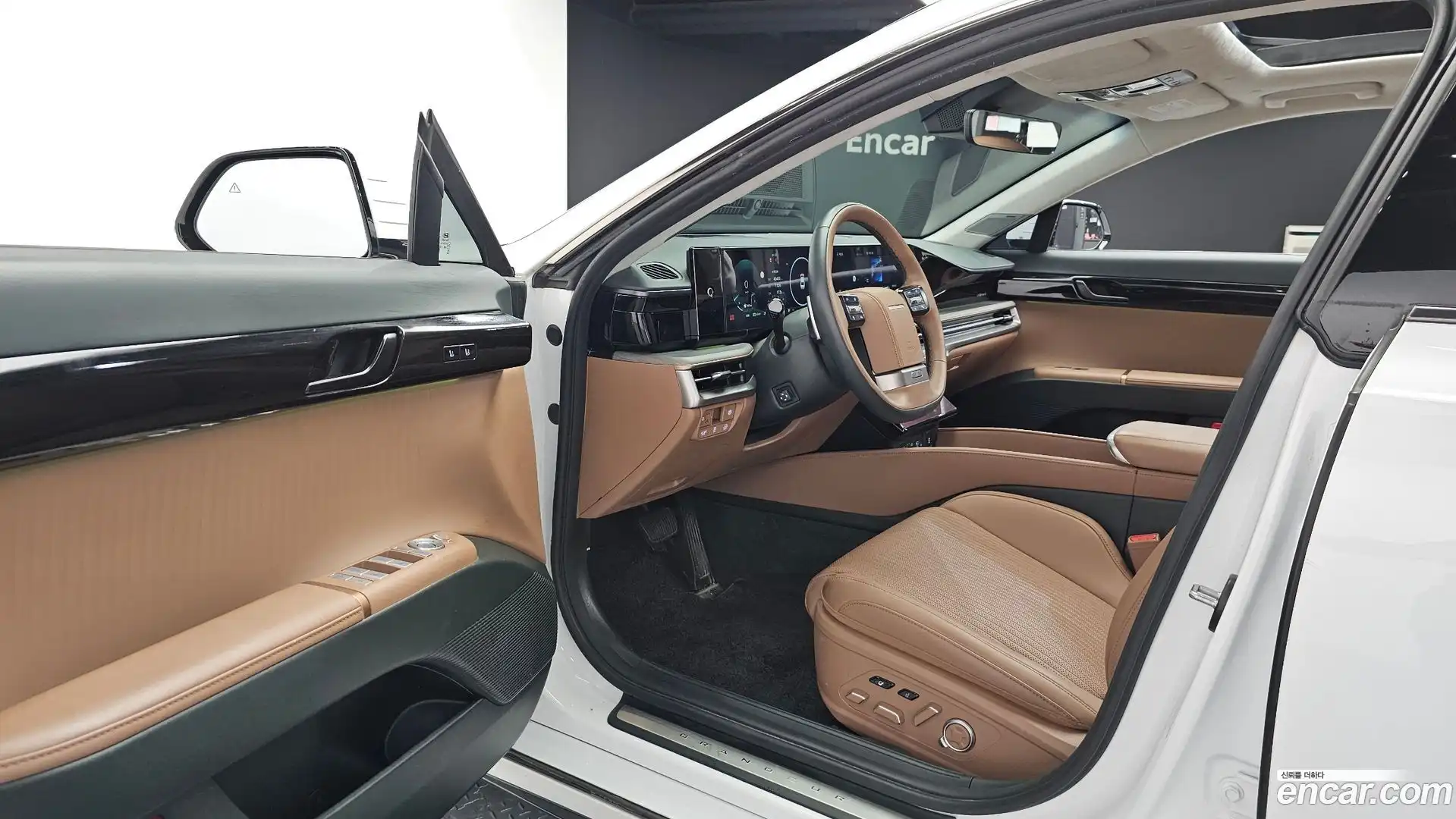 Grandeur Hyundai 2023.11-INNER-010