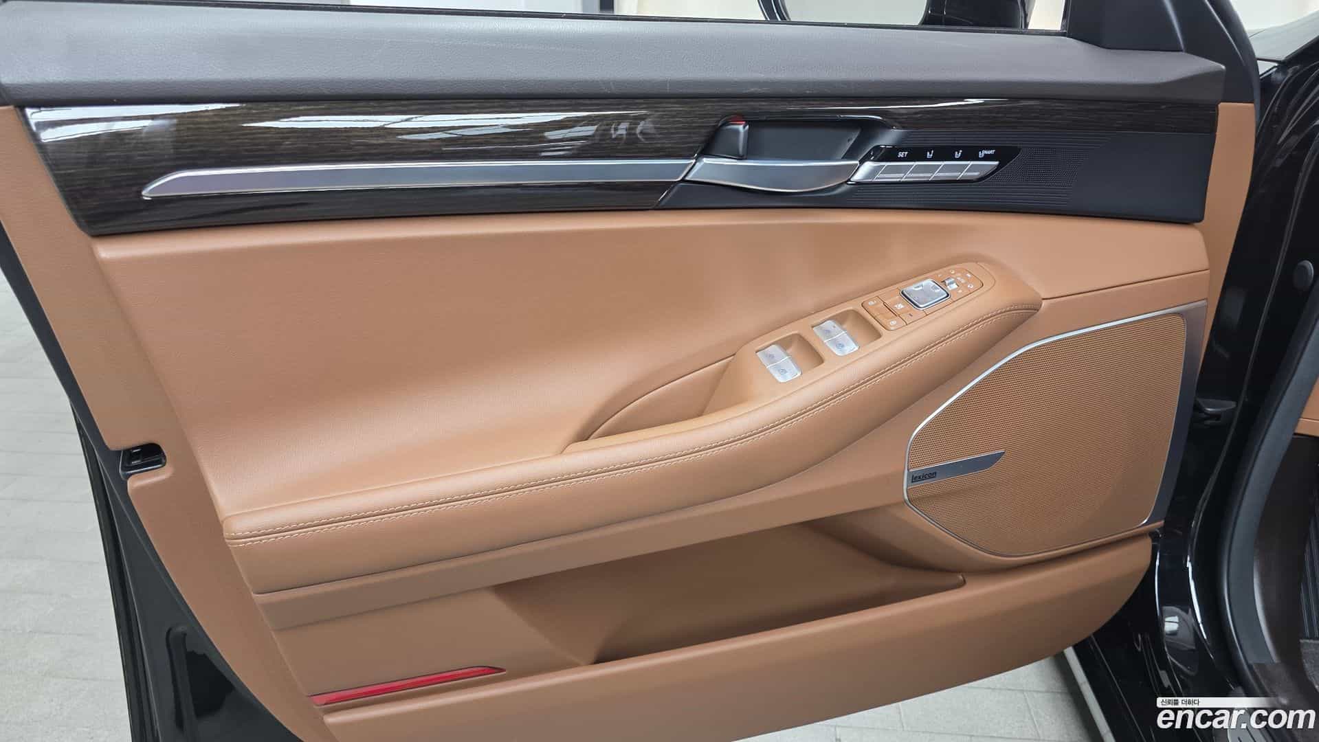 G90 Genesis 2019.0-INNER-034