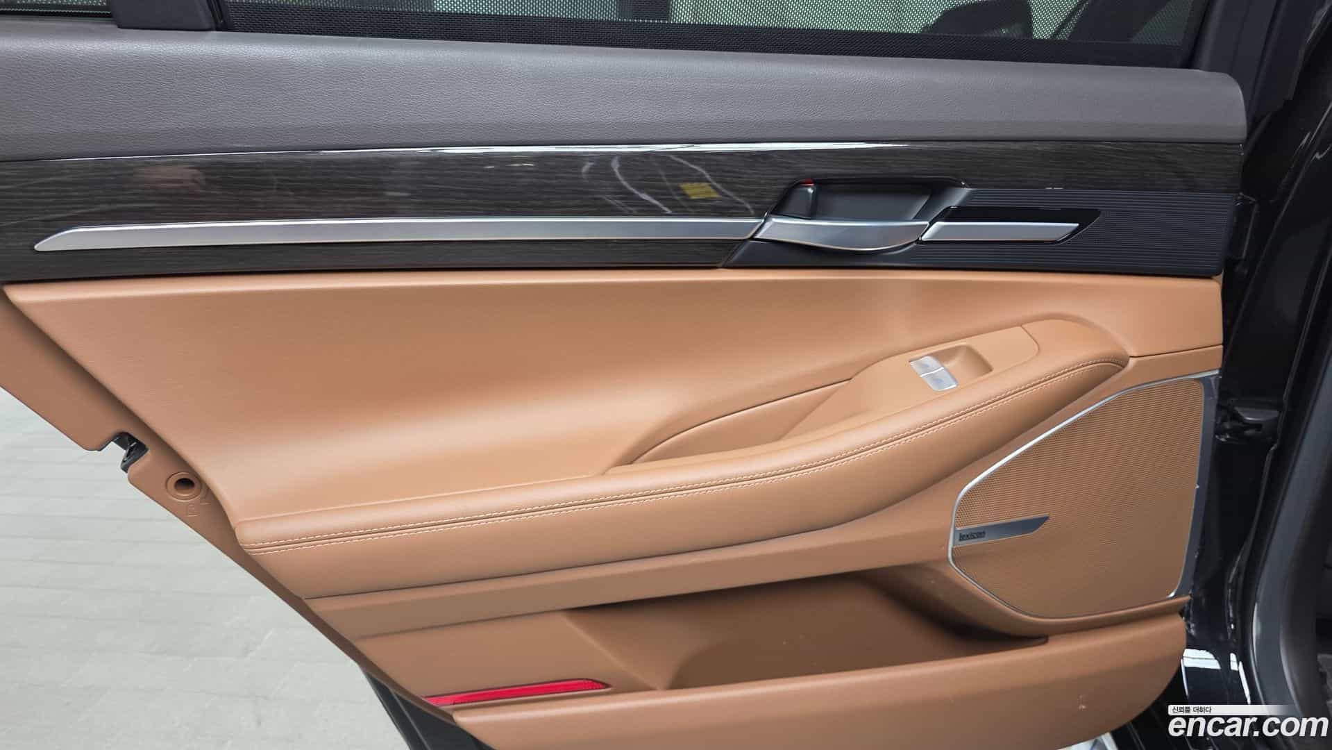 G90 Genesis 2019.0-INNER-035