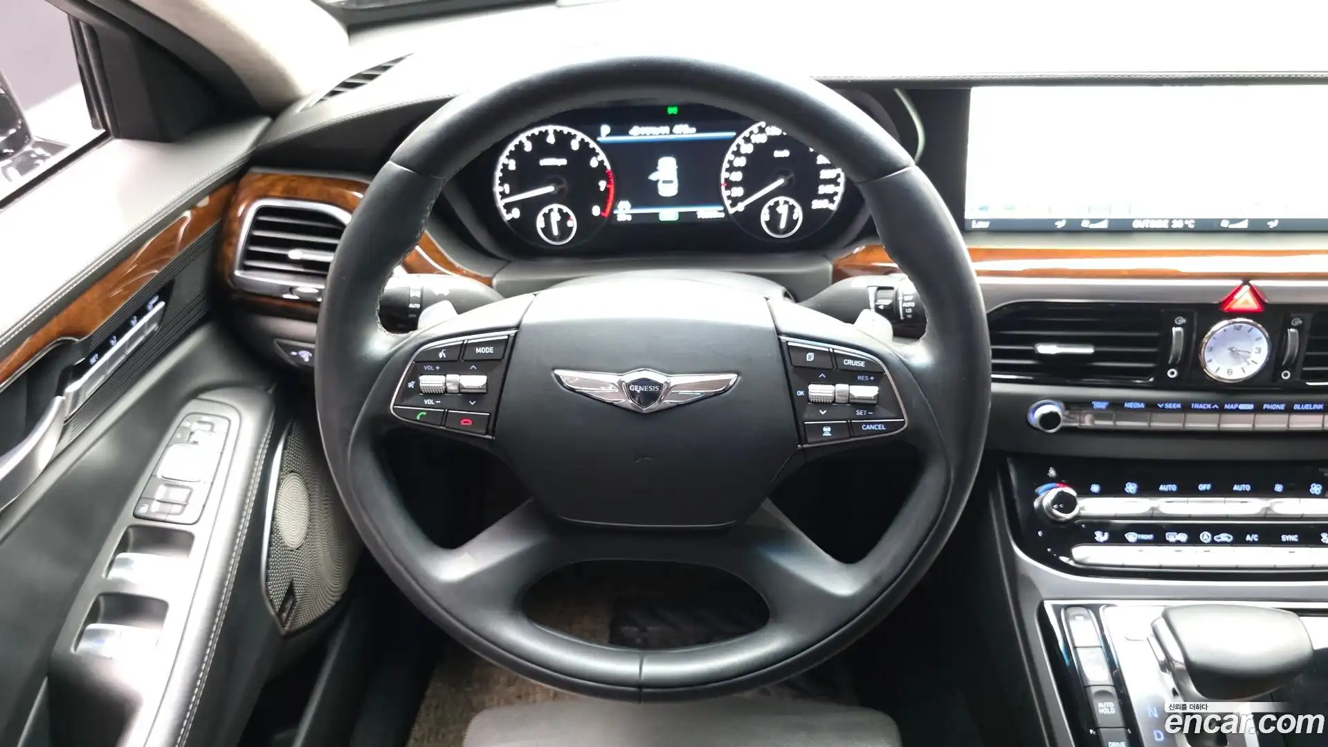 EQ900 Genesis 2016.1-OPTION-017