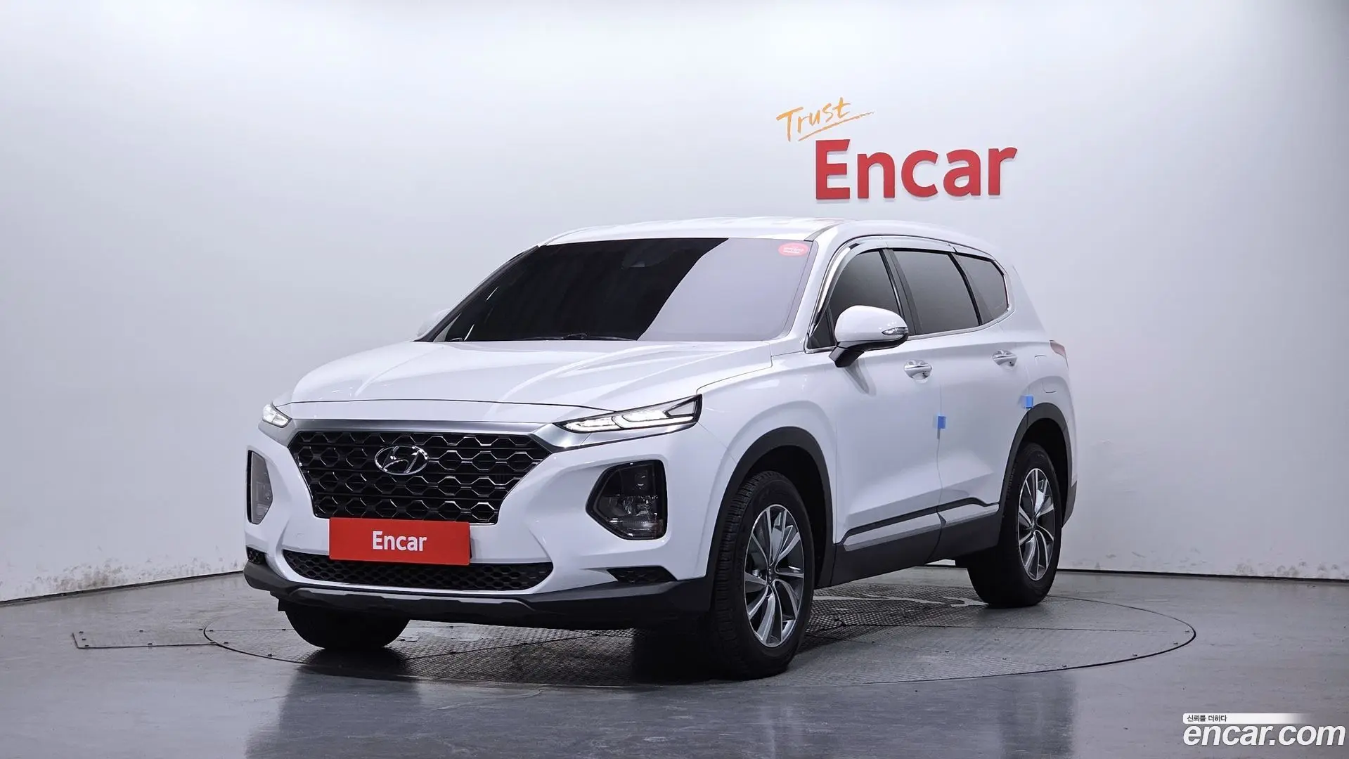Main__Slider__Photo:Santafe Hyundai 2019.8-0