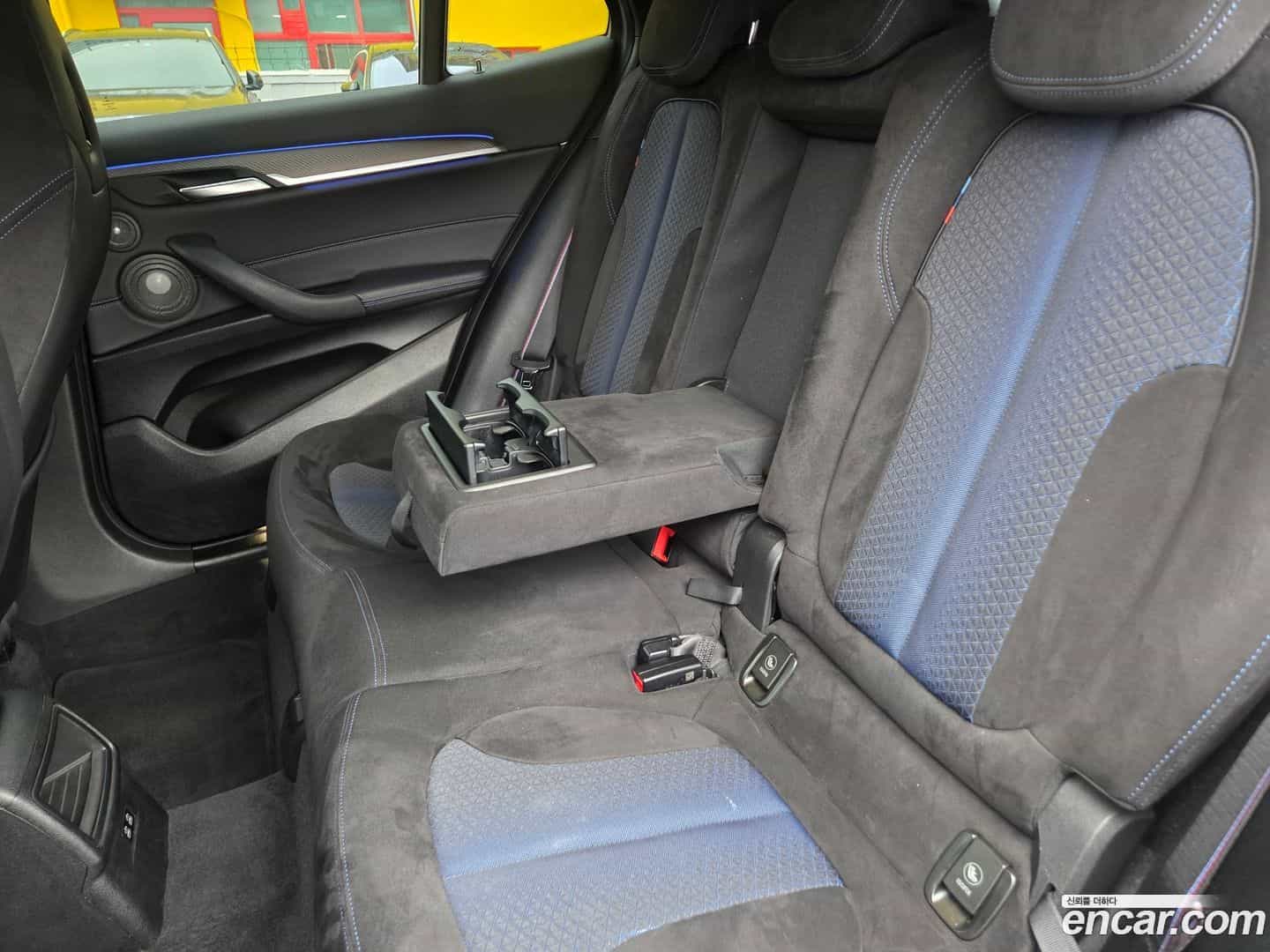 X2 (F39) BMW 2021.10-INNER-007