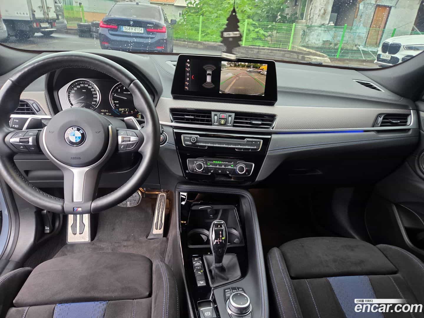 X2 (F39) BMW 2021.10-INNER-009