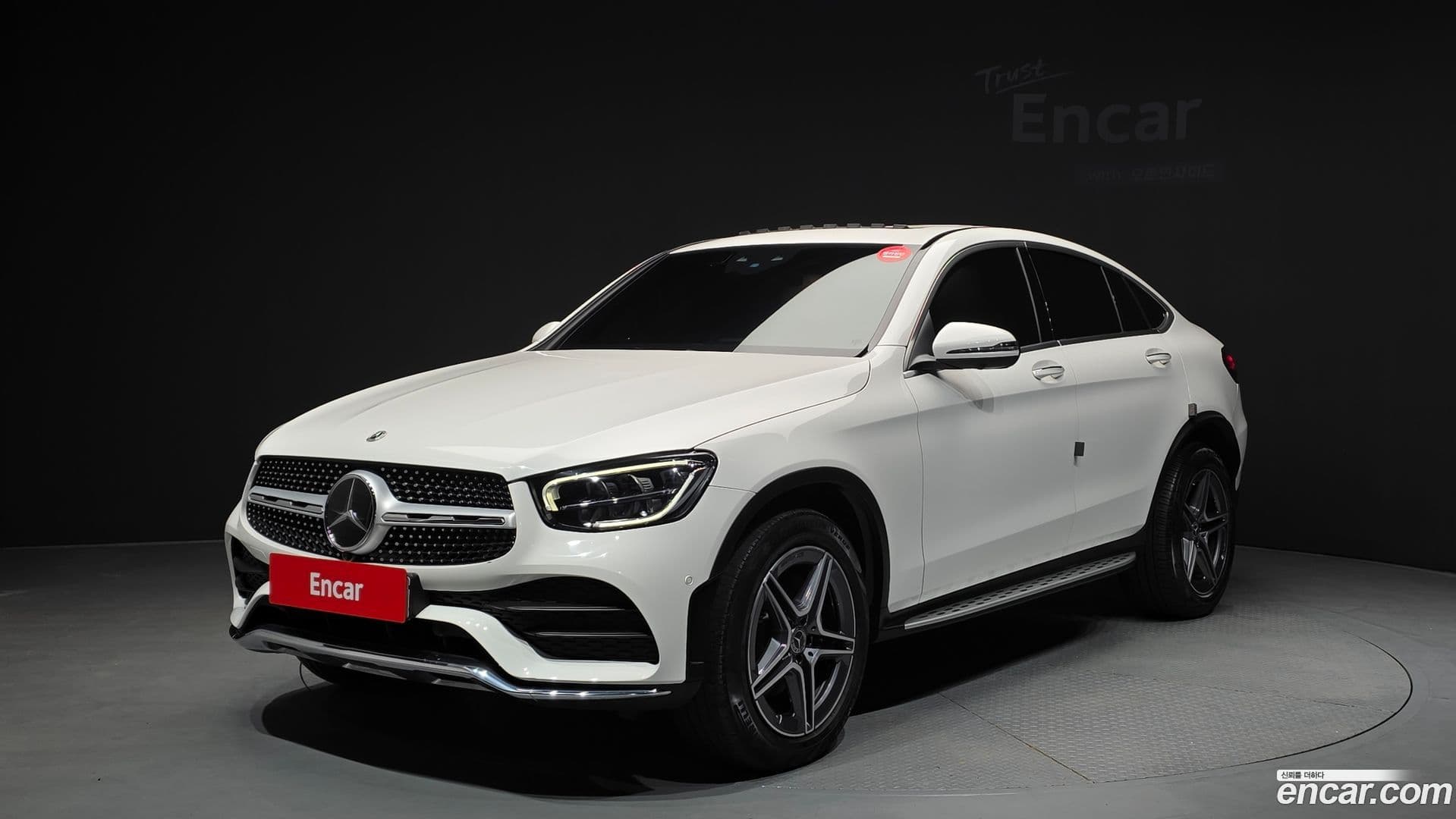 Main__Slider__Photo:GLC-Class Mercedes-Benz 2022.10-0