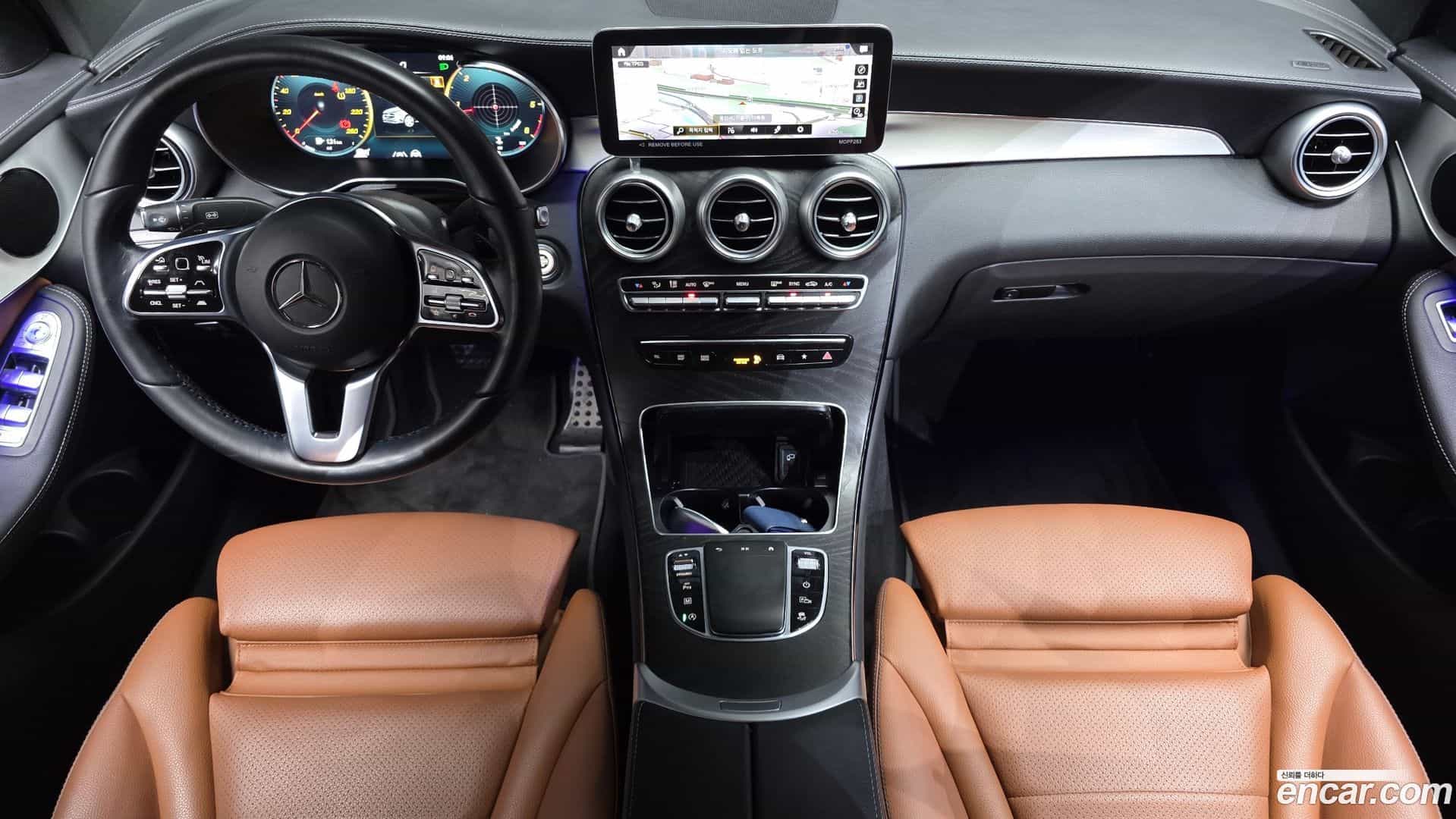 GLC-Class Mercedes-Benz 2022.10-INNER-007