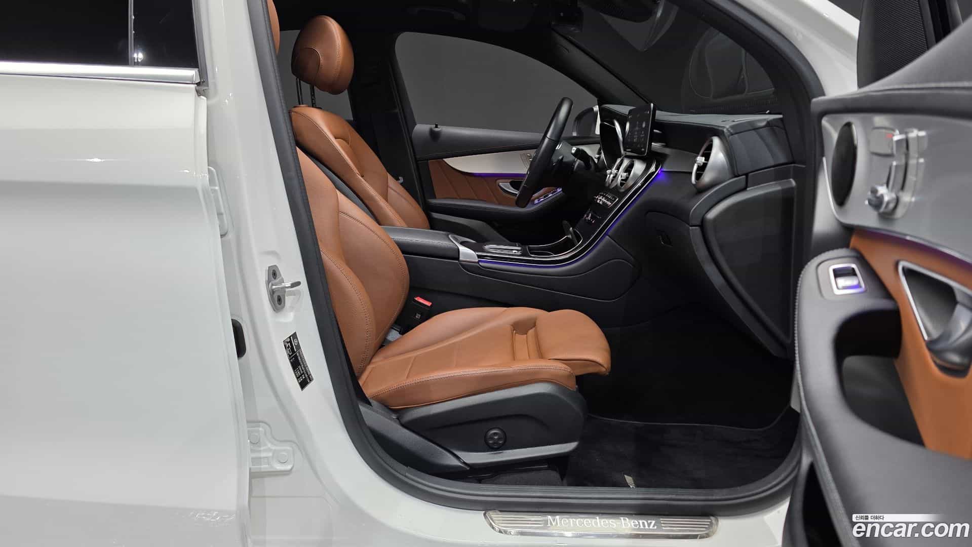 GLC-Class Mercedes-Benz 2022.10-OPTION-015