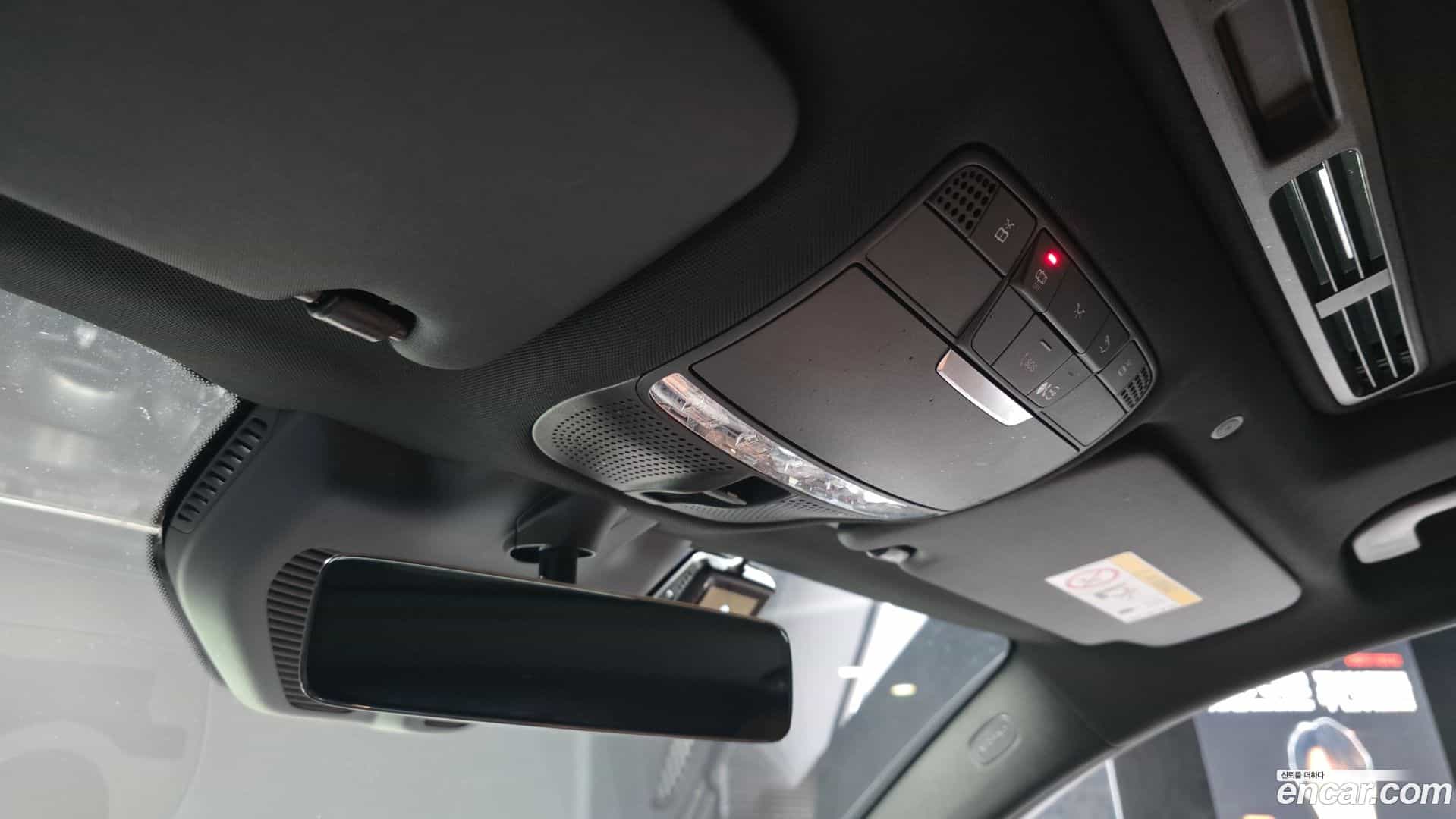 GLC-Class Mercedes-Benz 2022.10-OPTION-040
