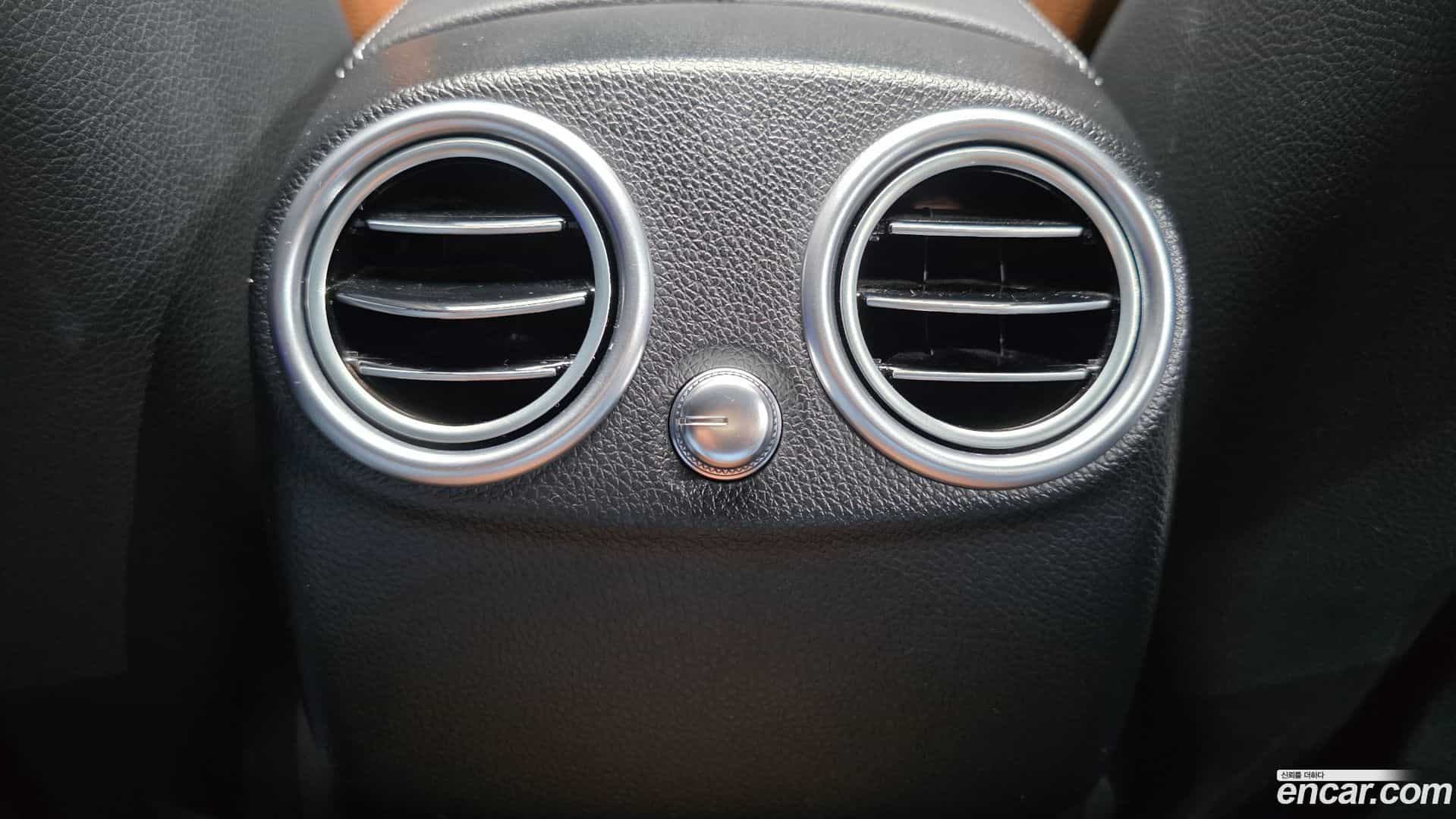 GLC-Class Mercedes-Benz 2022.10-OPTION-046