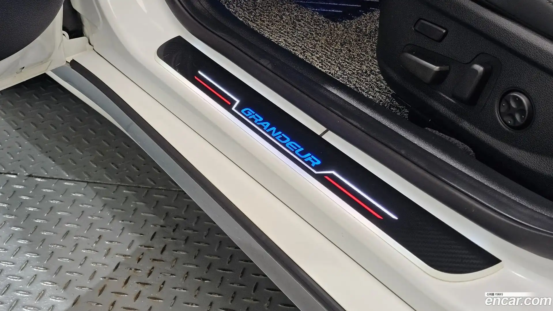 Grandeur Hyundai 2020.4-OPTION-048