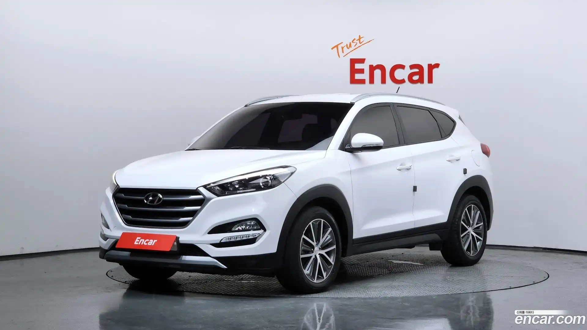 Tucson Hyundai 2016.10-OUTER-001