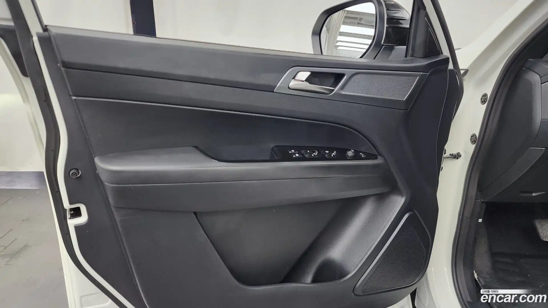 Rexton KG Mobility 2025.0-INNER-034