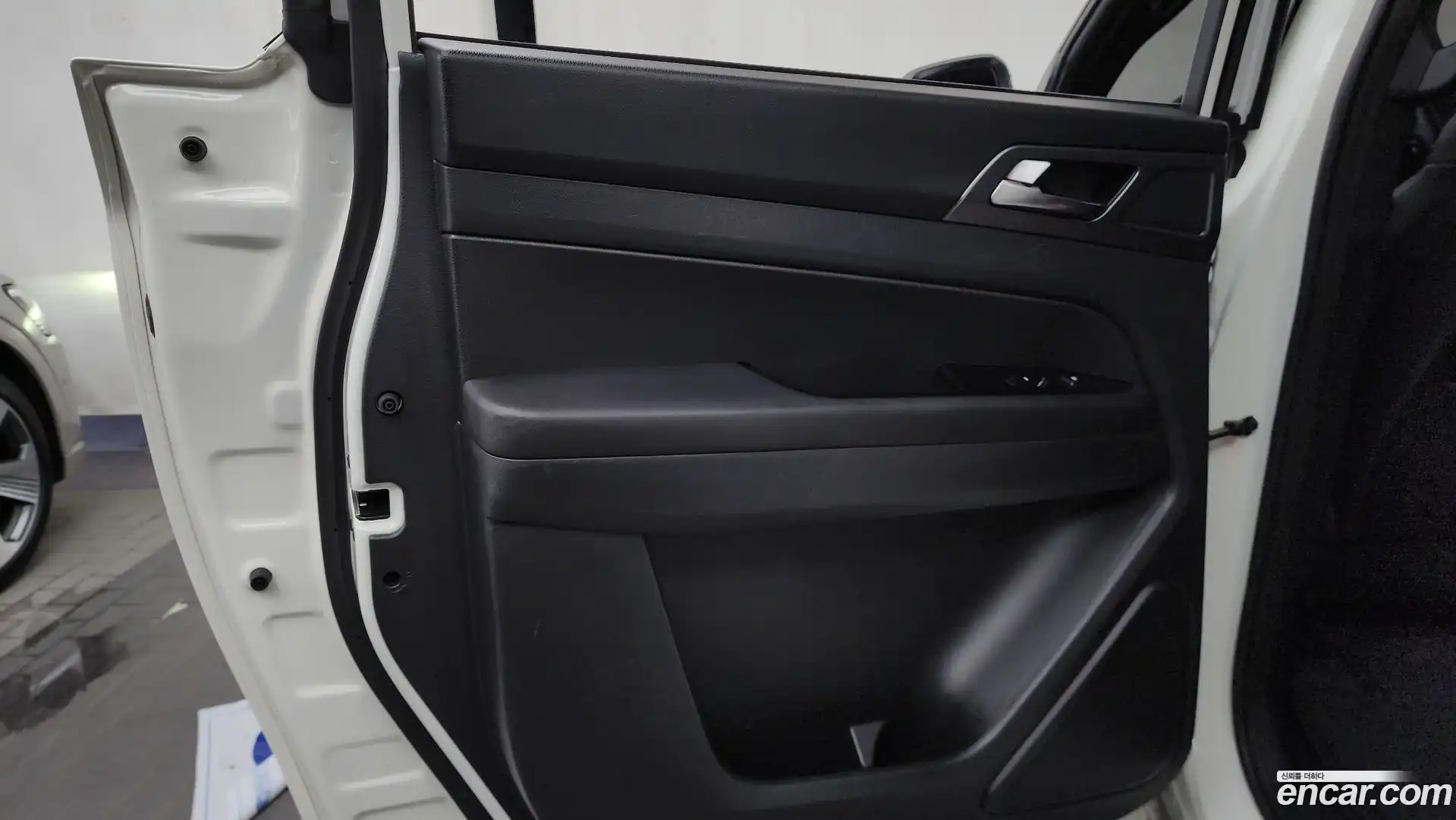 Rexton KG Mobility 2025.0-INNER-035