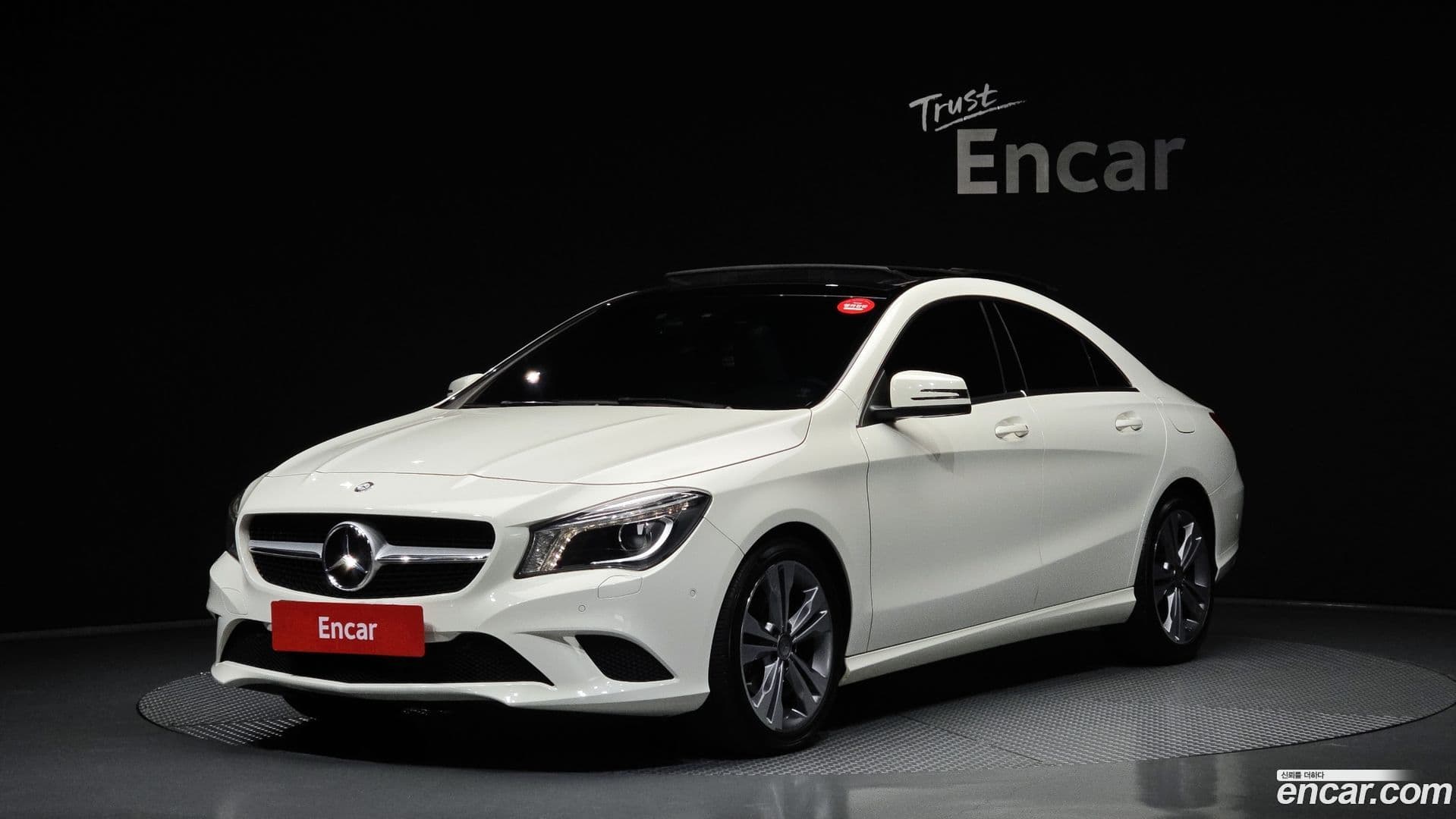 Main__Slider__Photo:CLA-Class Mercedes-Benz 2016.5-0