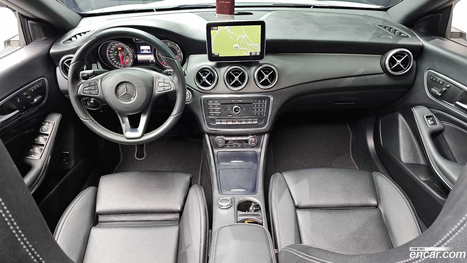CLA-Class Mercedes-Benz 2016.5-INNER-007