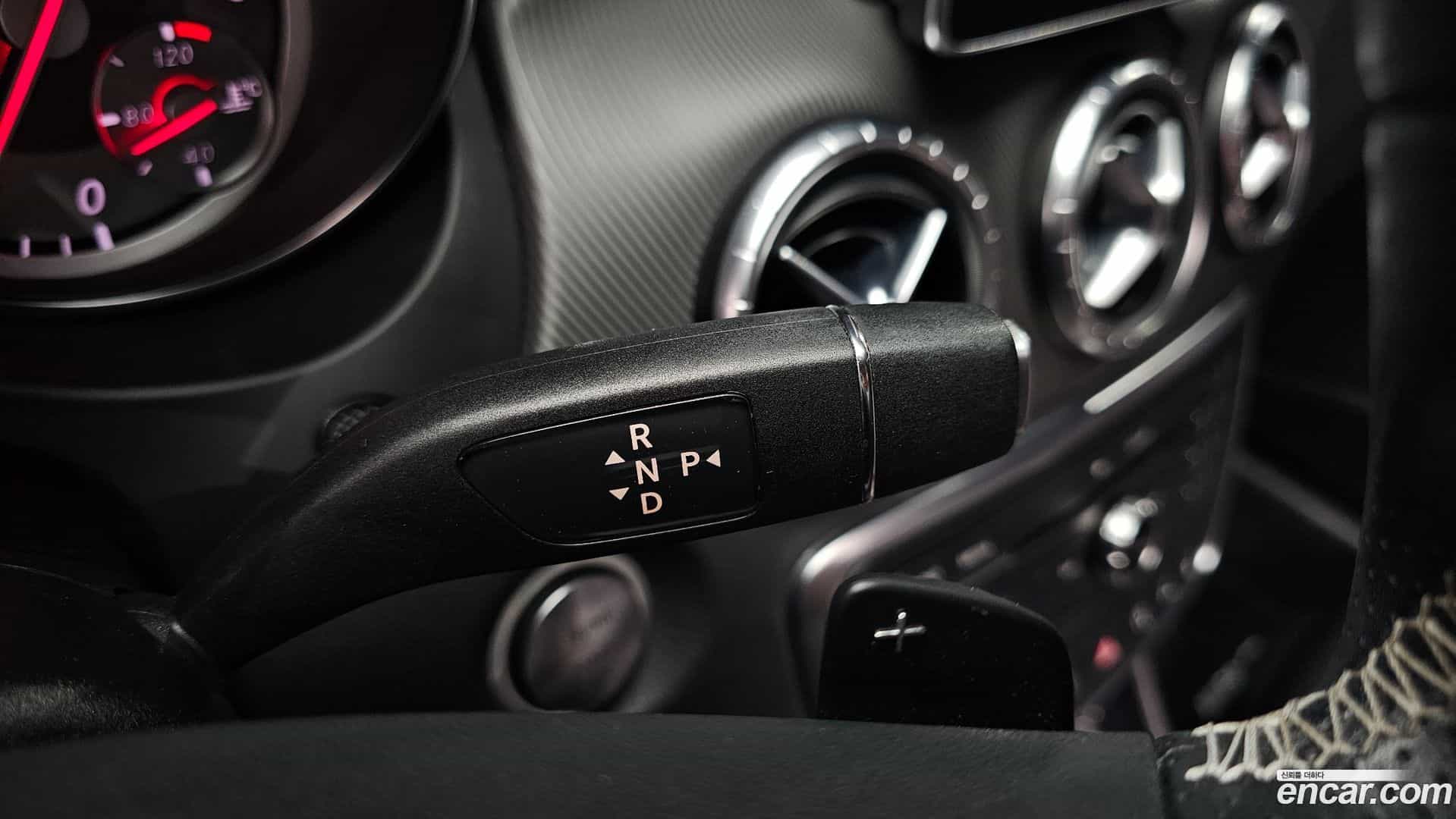 CLA-Class Mercedes-Benz 2016.5-INNER-009
