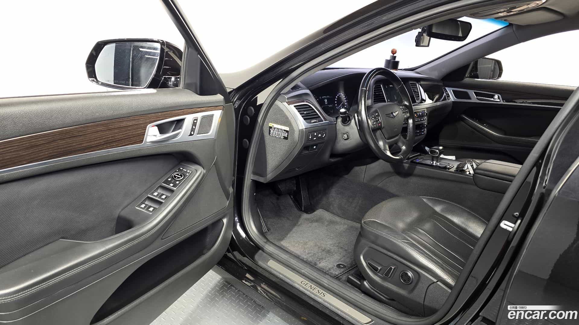 G80 Genesis 2019.2-INNER-010
