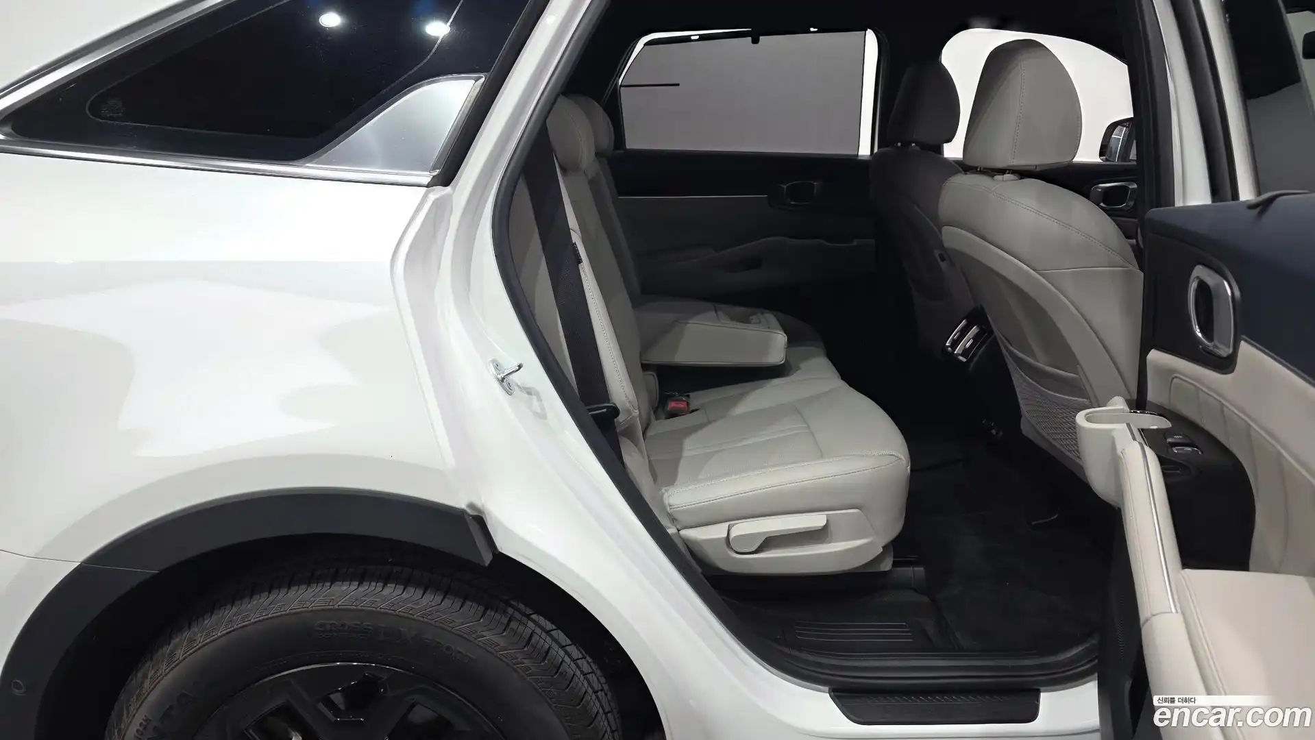 Sorento Kia 2023.8-OPTION-015