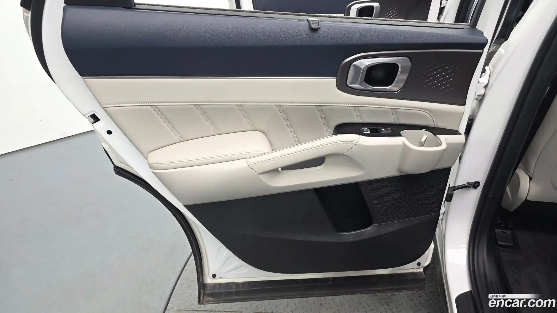 Sorento Kia 2023.8-INNER-035