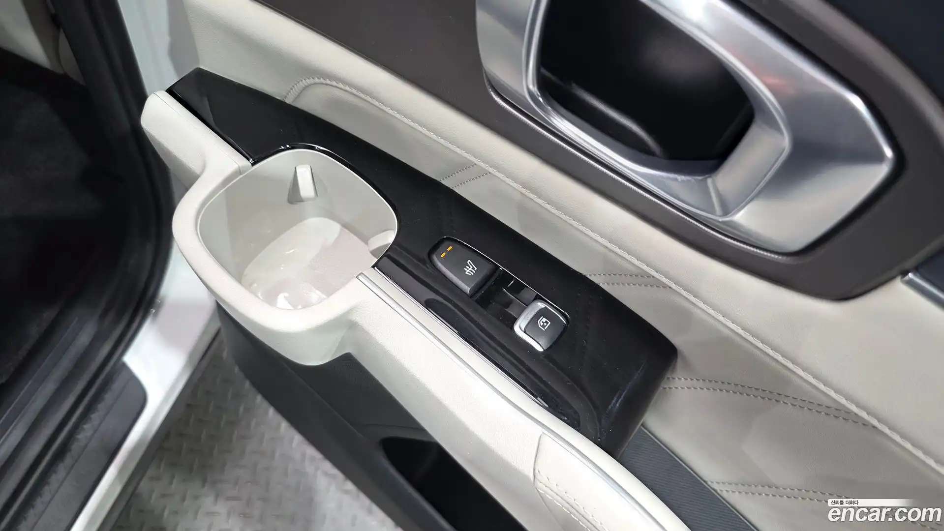Sorento Kia 2023.8-OPTION-040