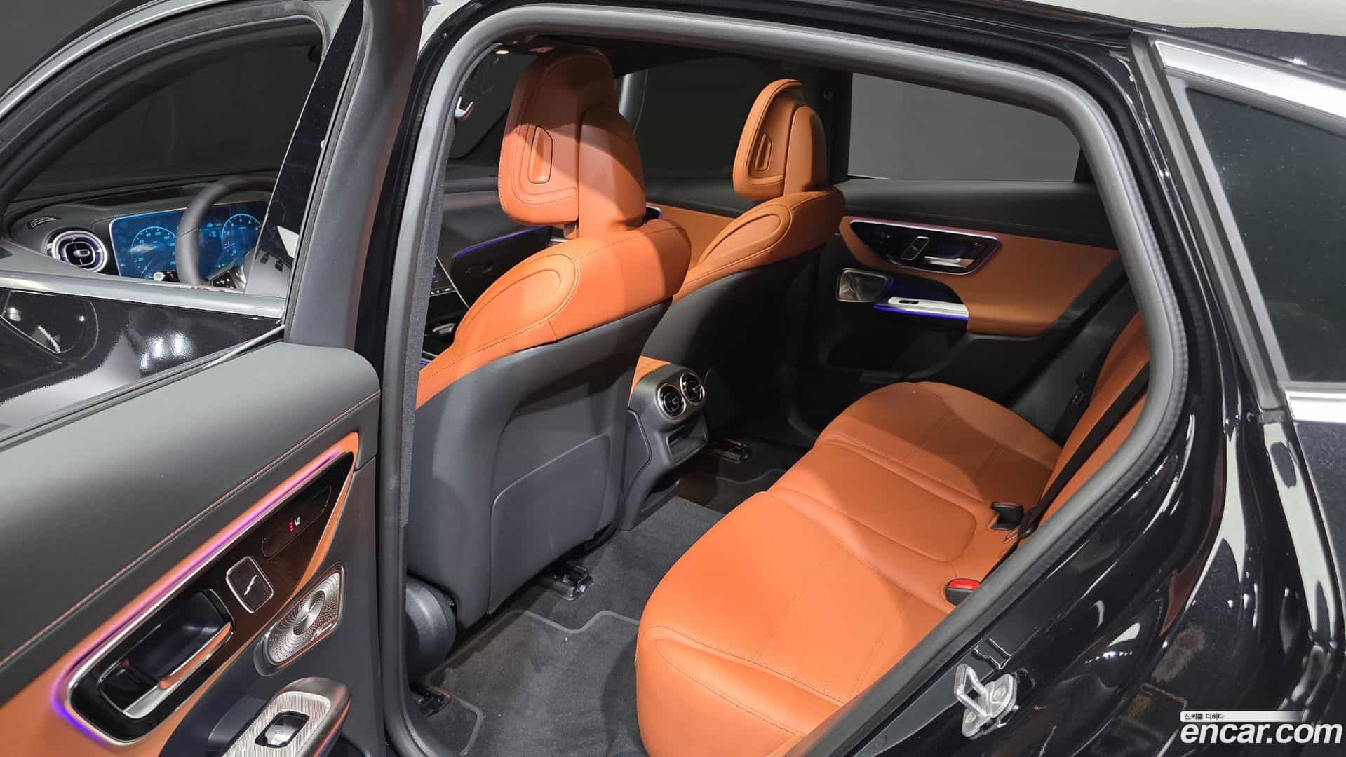 GLC-Class Mercedes-Benz 2026.6-INNER-036