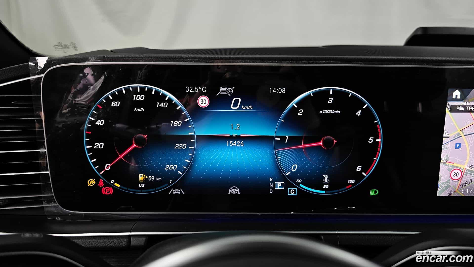 GLE-Class Mercedes-Benz 2021.11-INNER-008