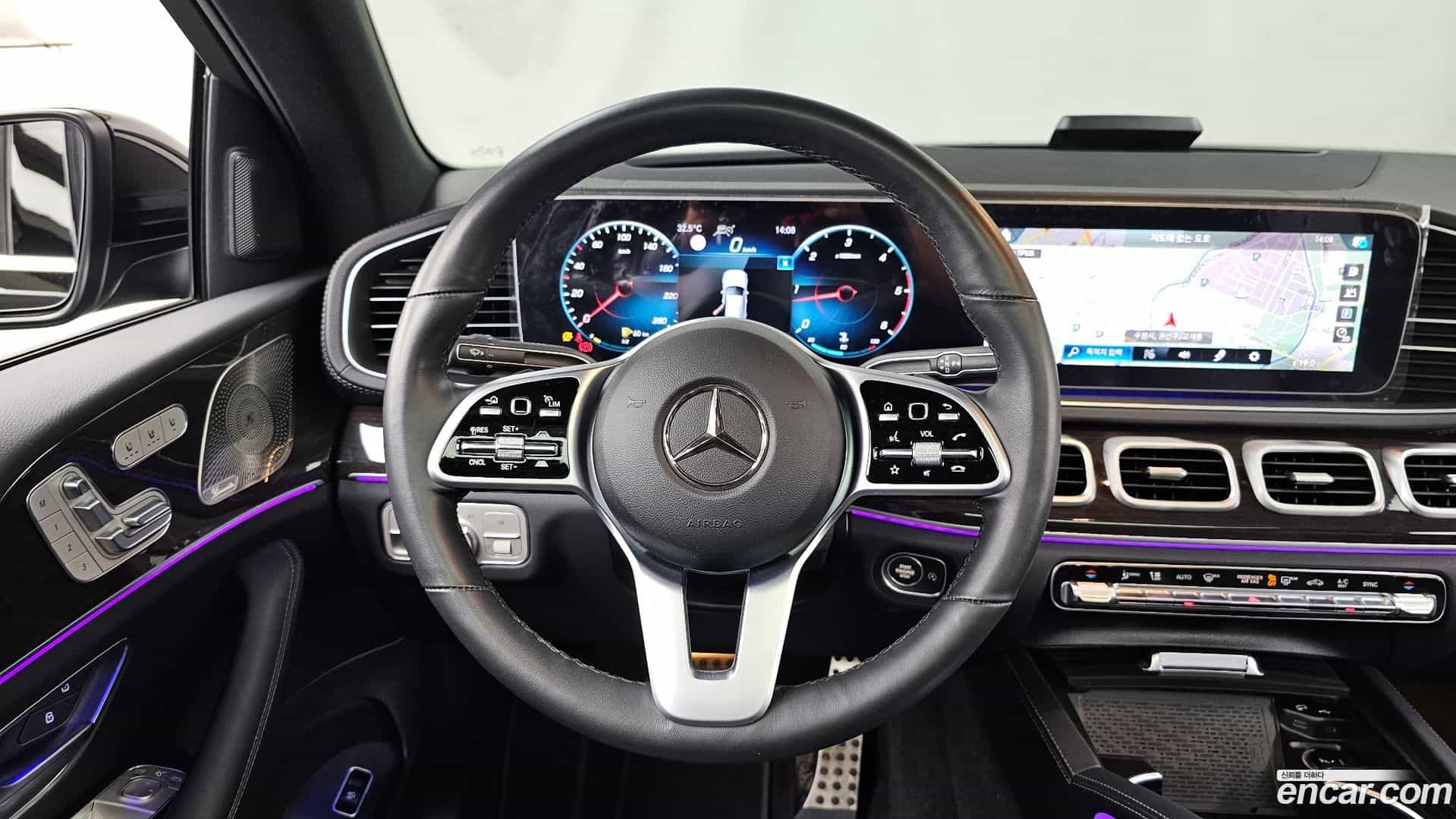 GLE-Class Mercedes-Benz 2021.11-OPTION-017