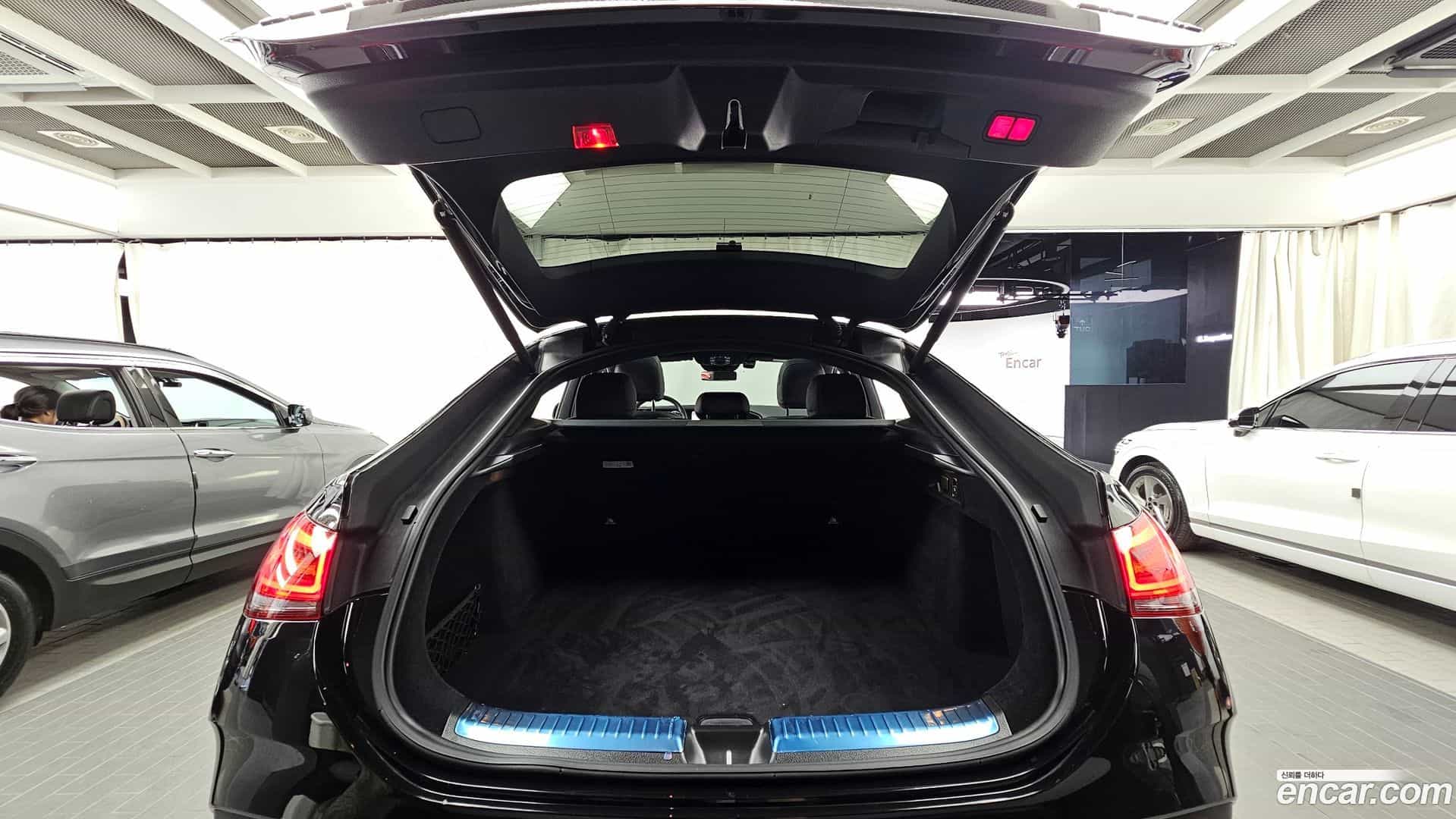 GLE-Class Mercedes-Benz 2021.11-OPTION-024