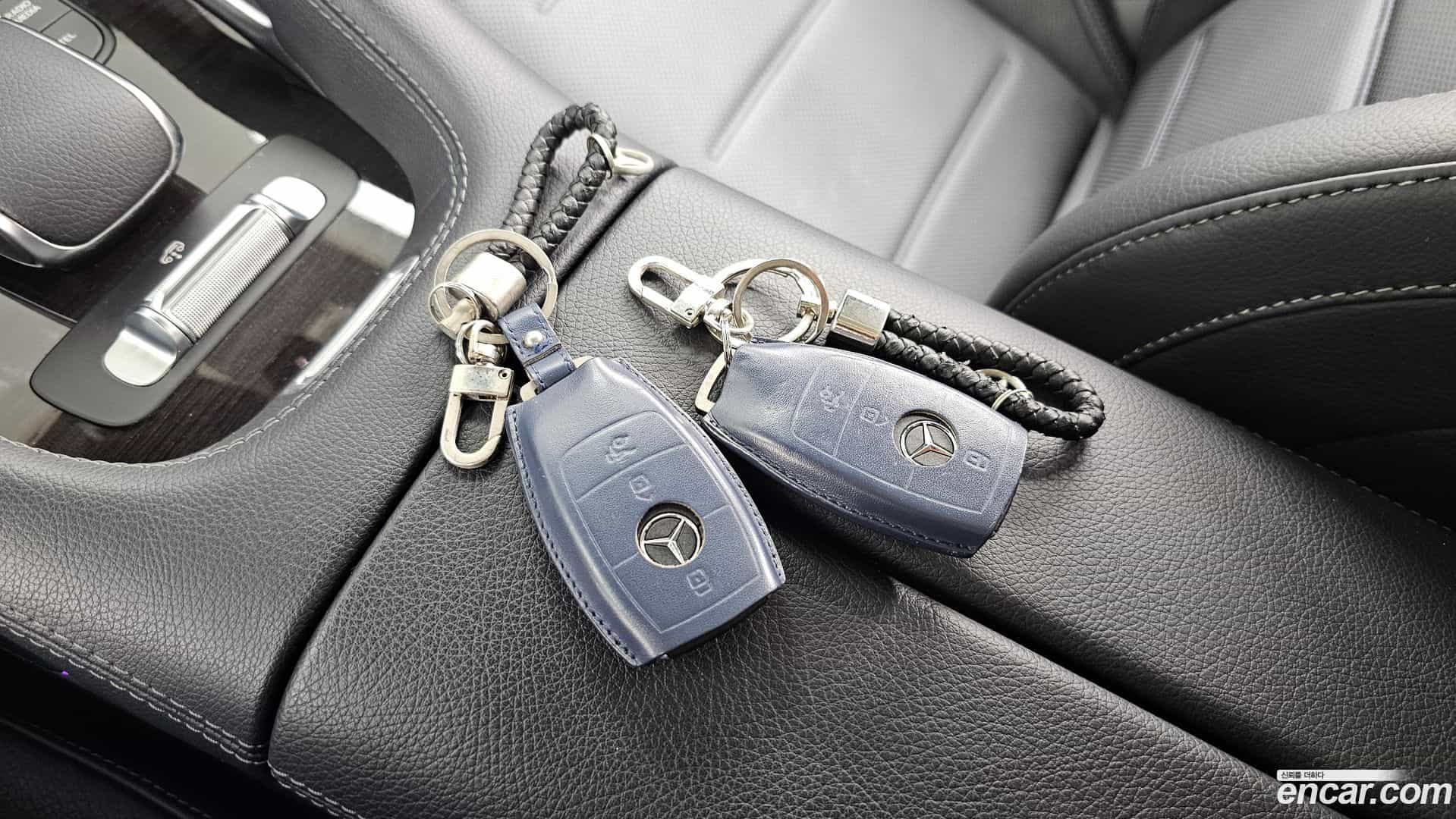 GLE-Class Mercedes-Benz 2021.11-INNER-036