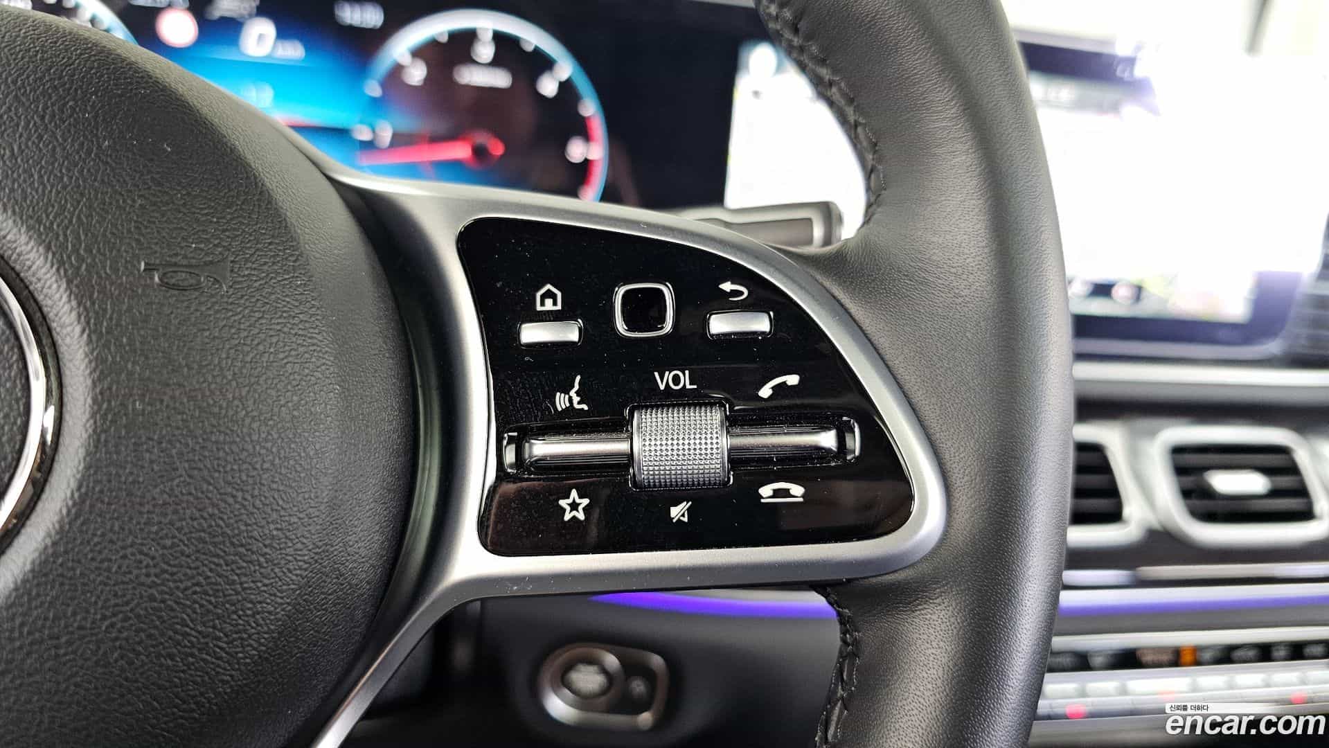 GLE-Class Mercedes-Benz 2021.11-OPTION-045