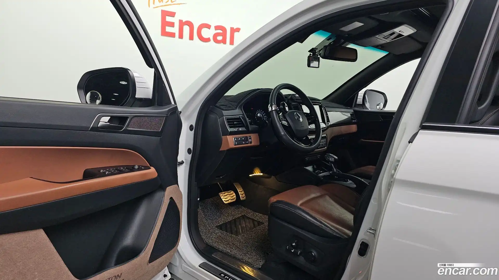 Rexton KG Mobility 2020.4-INNER-010