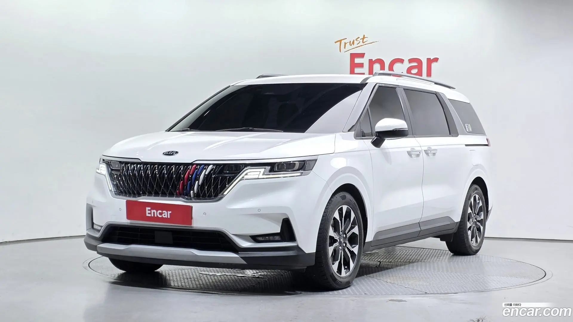 Main__Slider__Photo:Canival Kia 2021.5-0