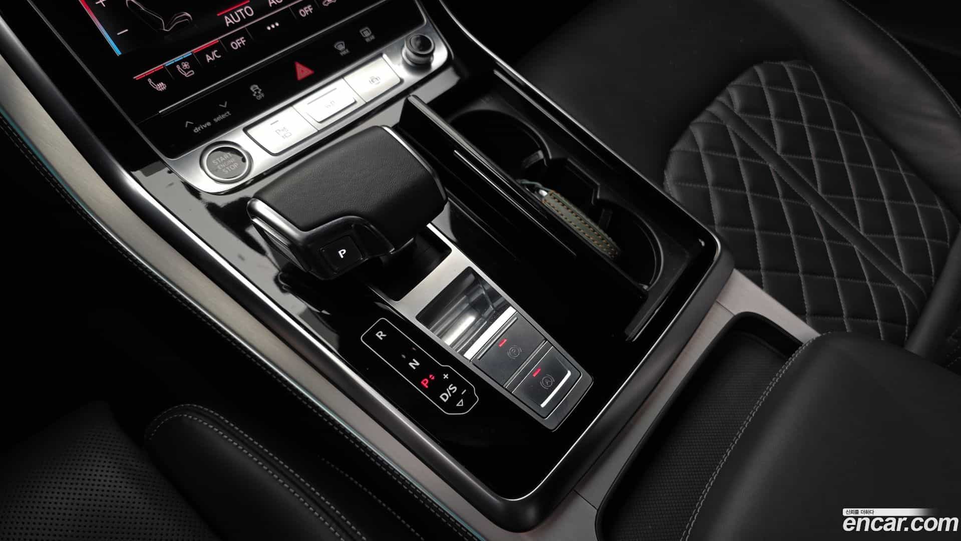 Q8 Audi 2022.5-INNER-009