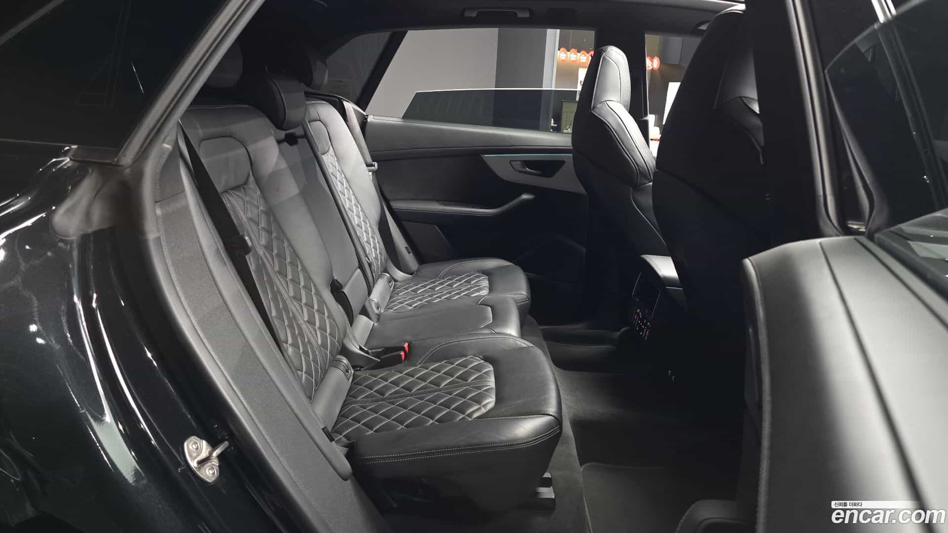 Q8 Audi 2022.5-OPTION-016