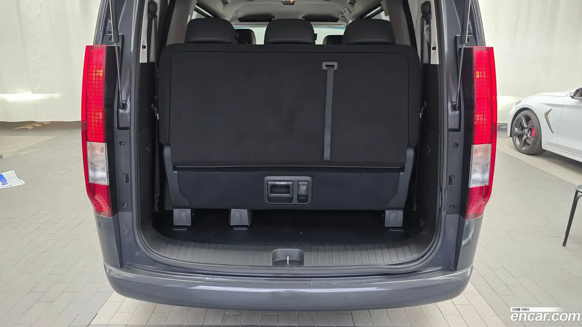 Staria Hyundai 2025.8-OPTION-024