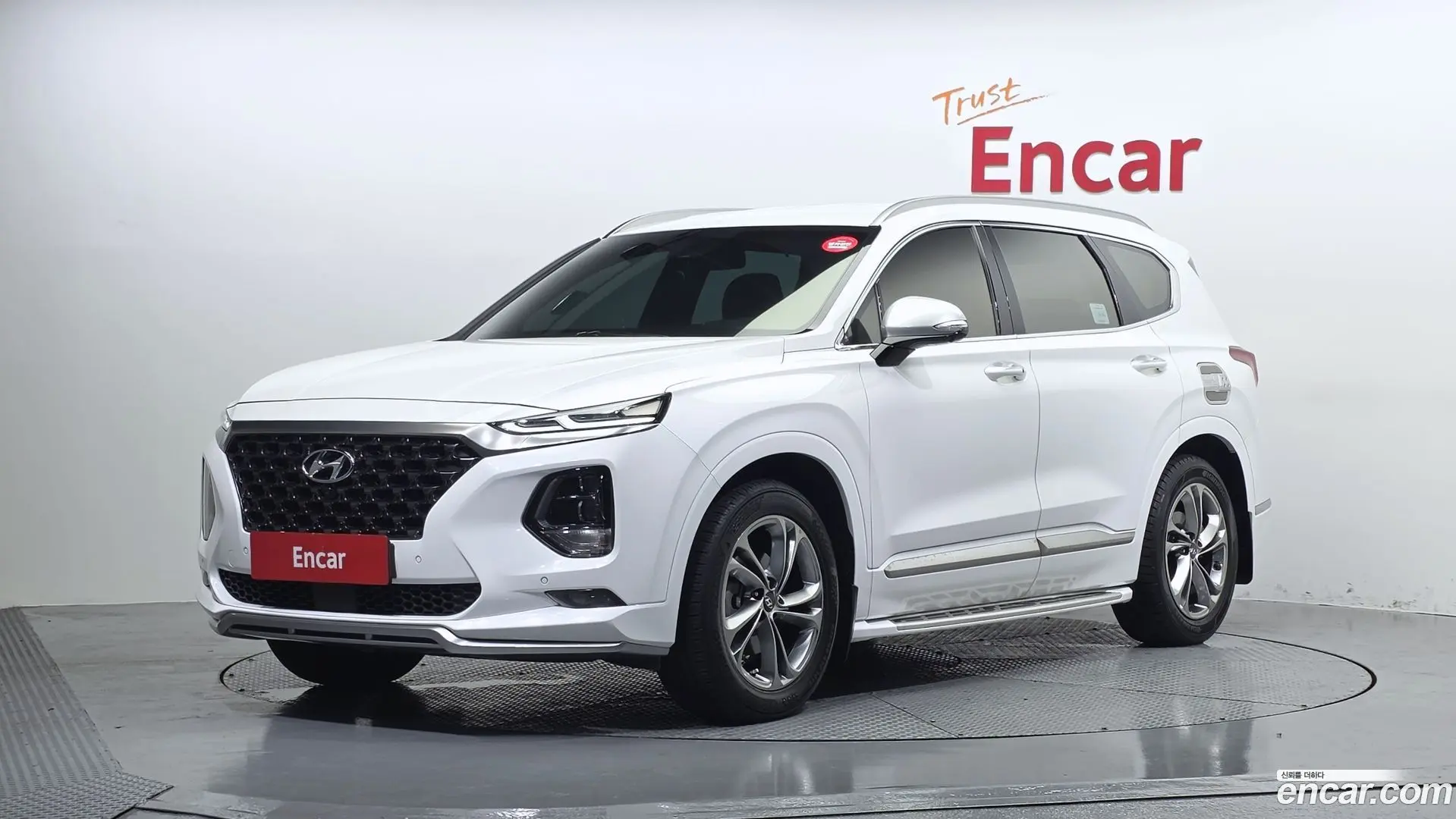 Main__Slider__Photo:Santafe Hyundai 2018.6-0