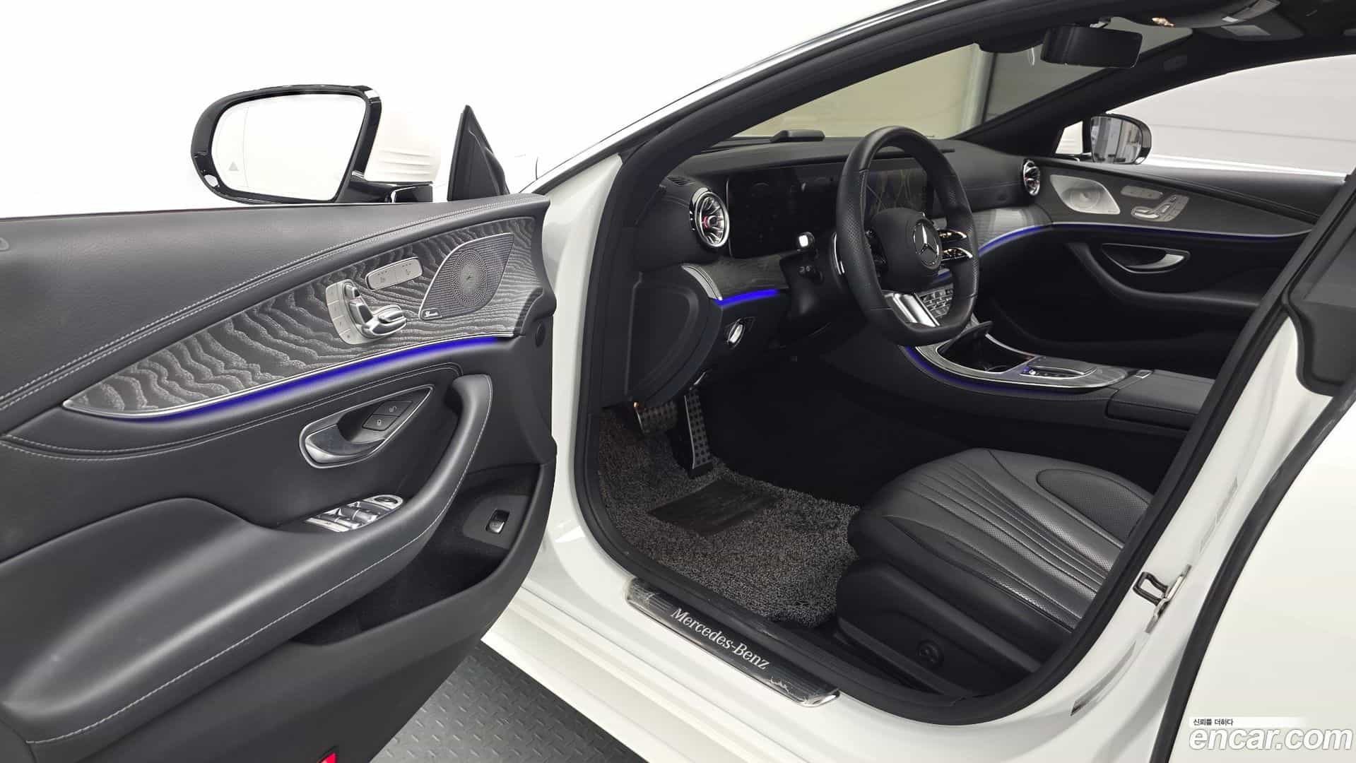 CLS-Class Mercedes-Benz 2022.5-INNER-010