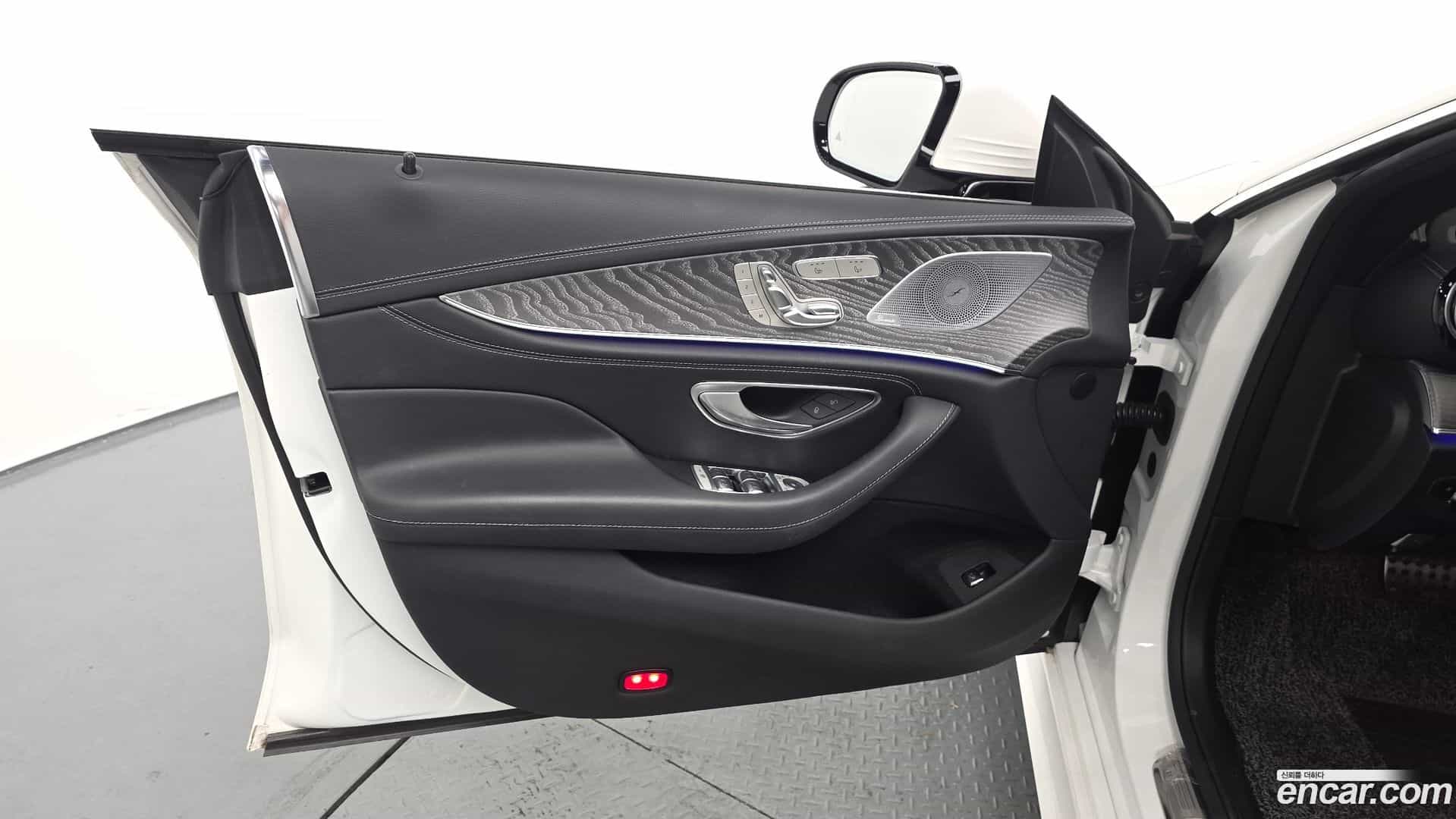 CLS-Class Mercedes-Benz 2022.5-INNER-034
