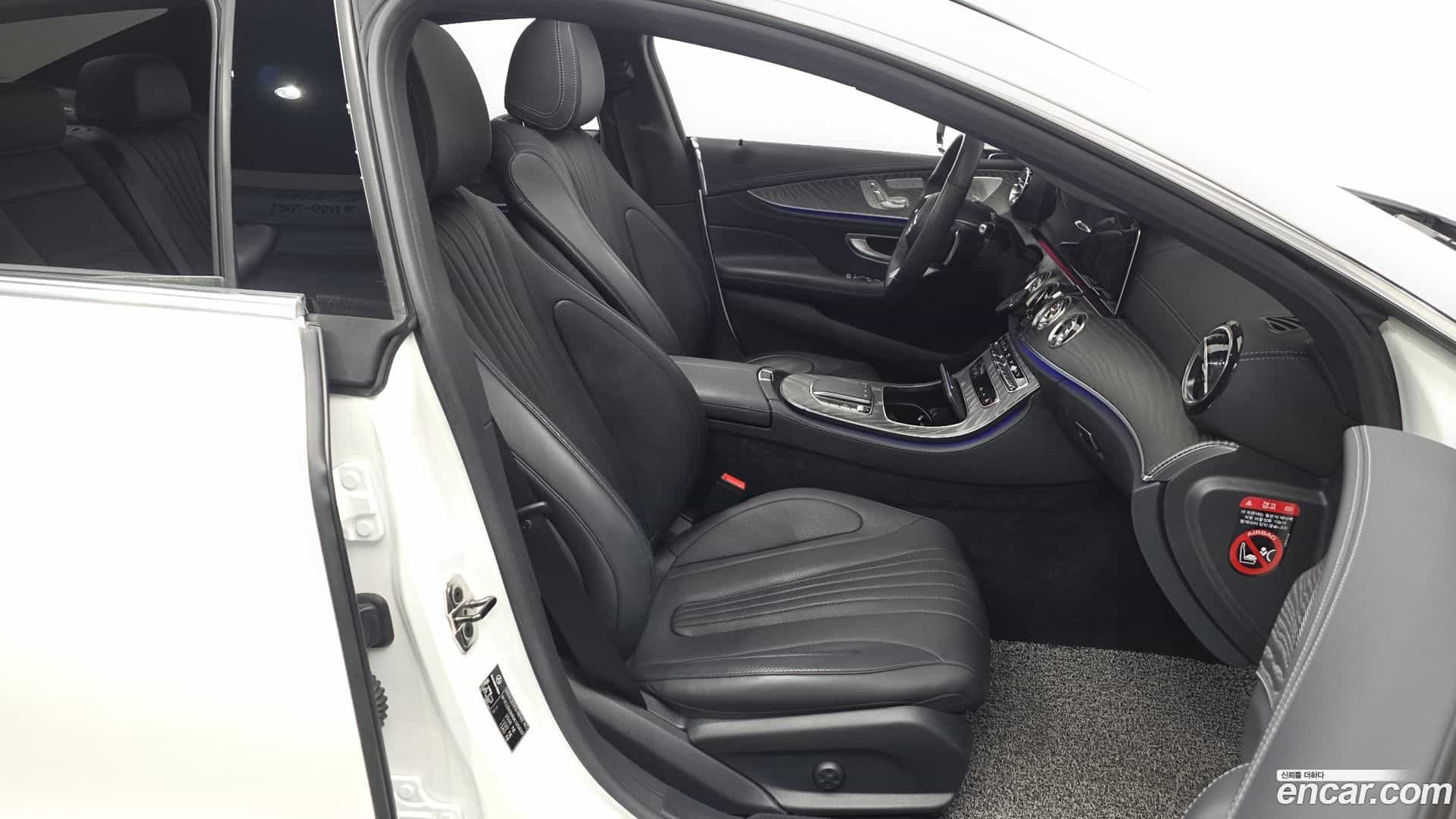 CLS-Class Mercedes-Benz 2022.5-INNER-036
